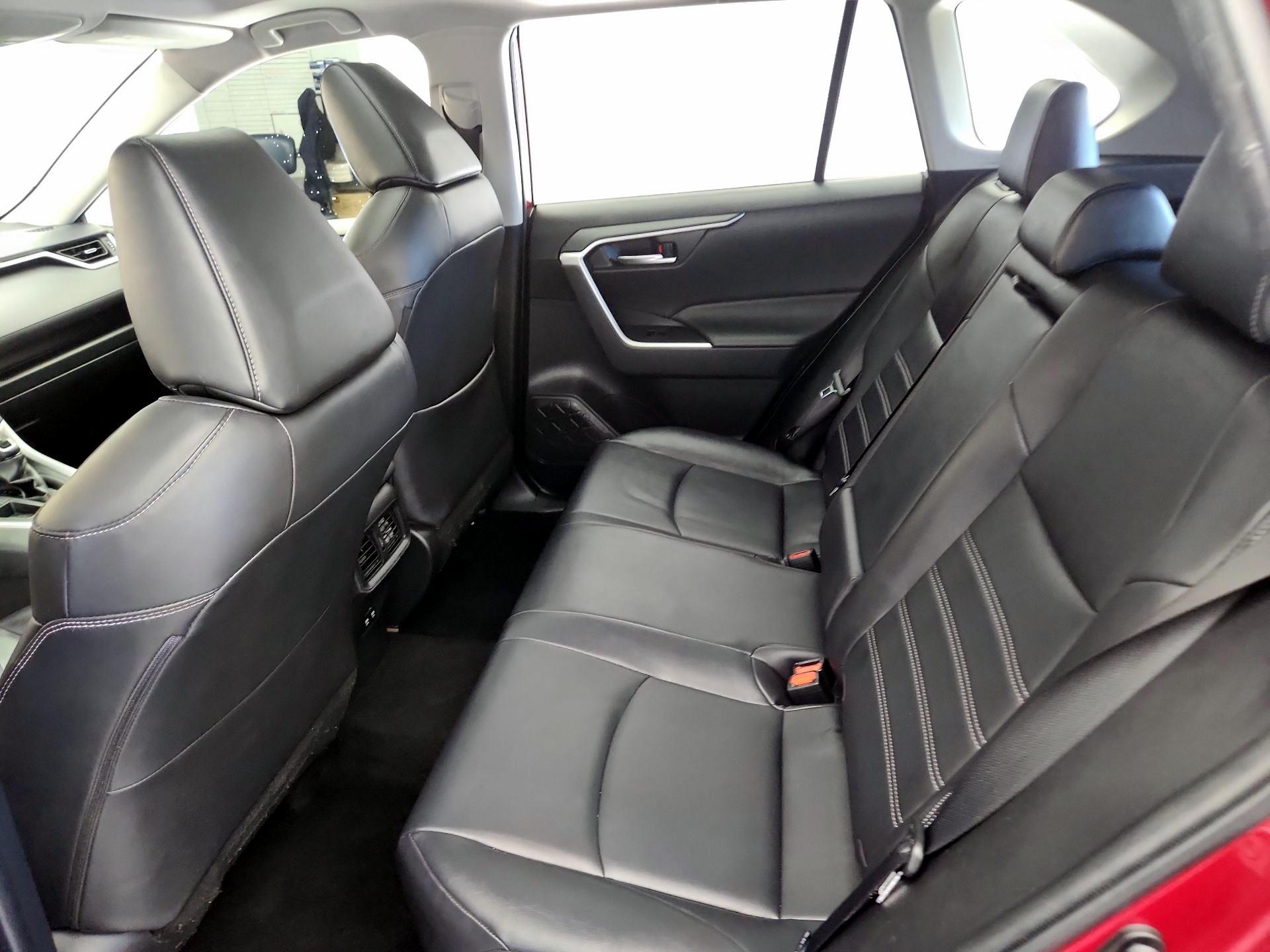 Thumbnail: 2019 Toyota RAV4 - 20