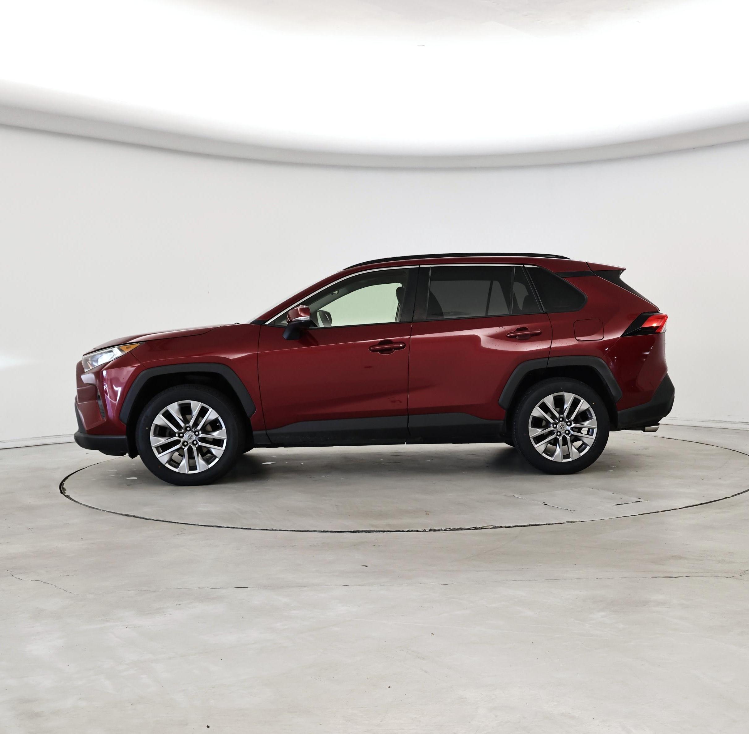 Thumbnail: 2019 Toyota RAV4 - 3