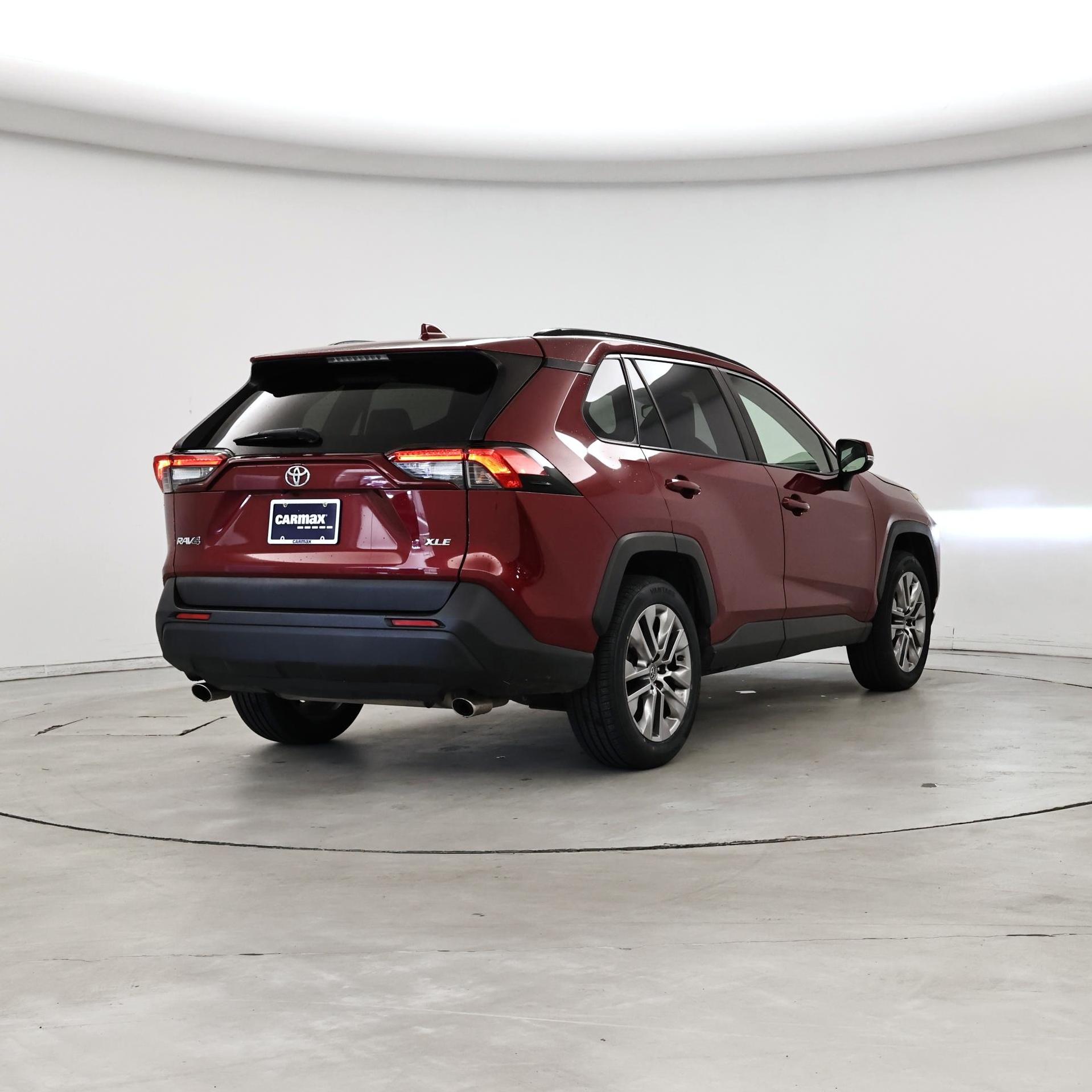 Thumbnail: 2019 Toyota RAV4 - 8