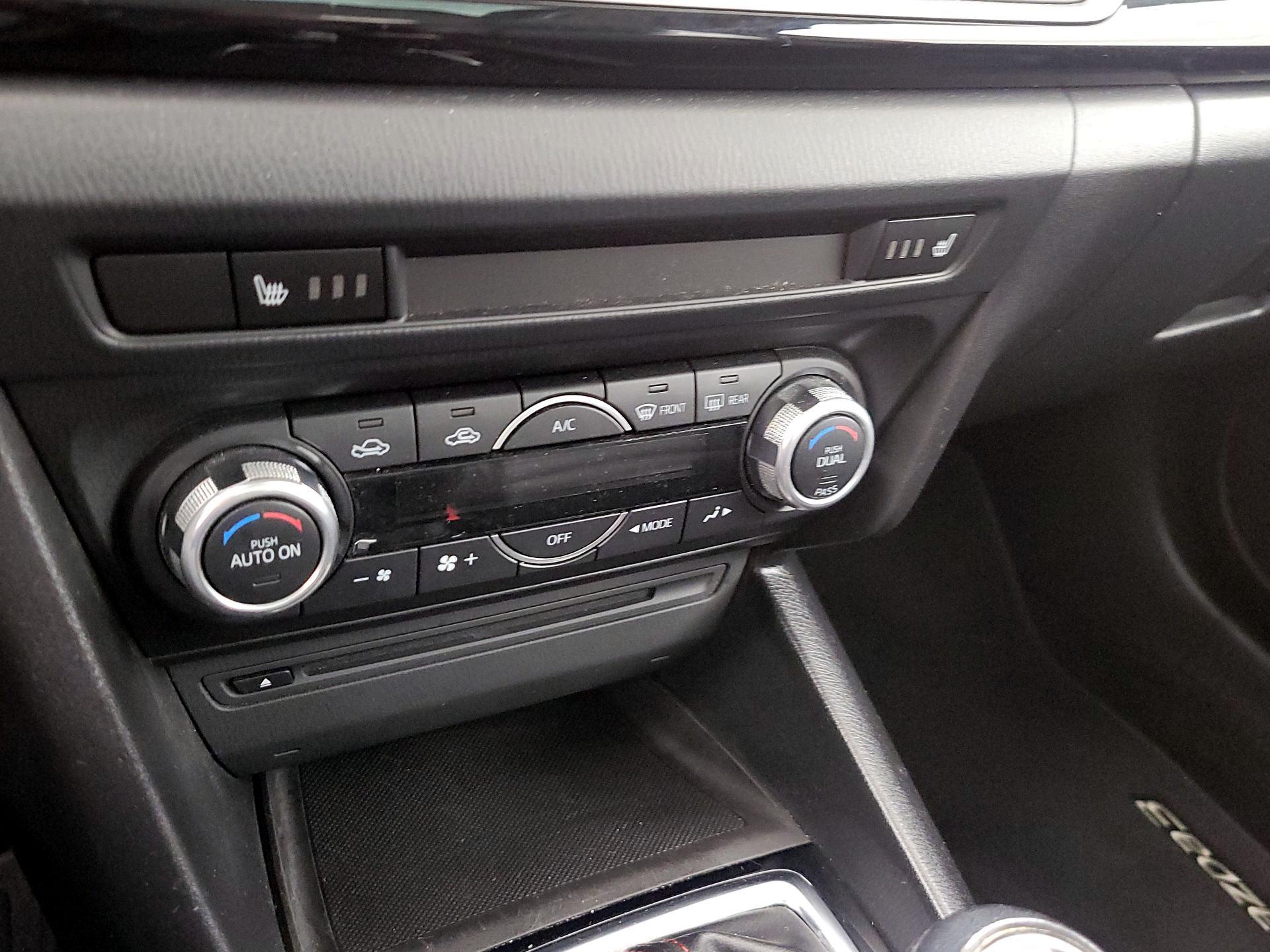 Thumbnail: 2015 Mazda Mazda3 - 17