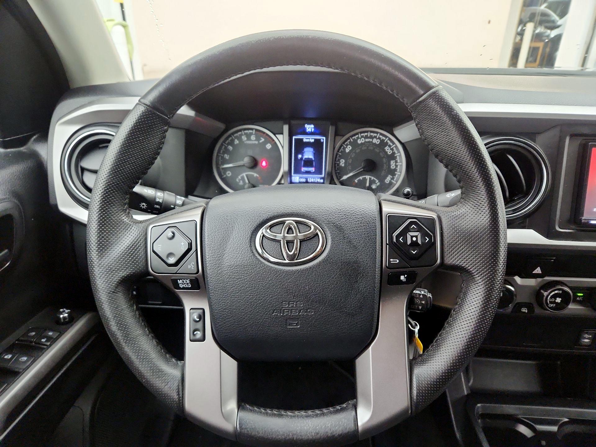 Thumbnail: 2017 Toyota Tacoma - 10