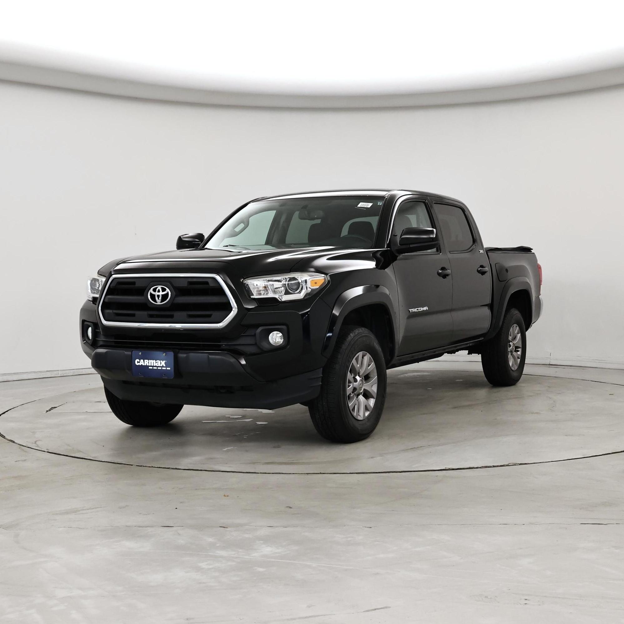Thumbnail: 2017 Toyota Tacoma - 4
