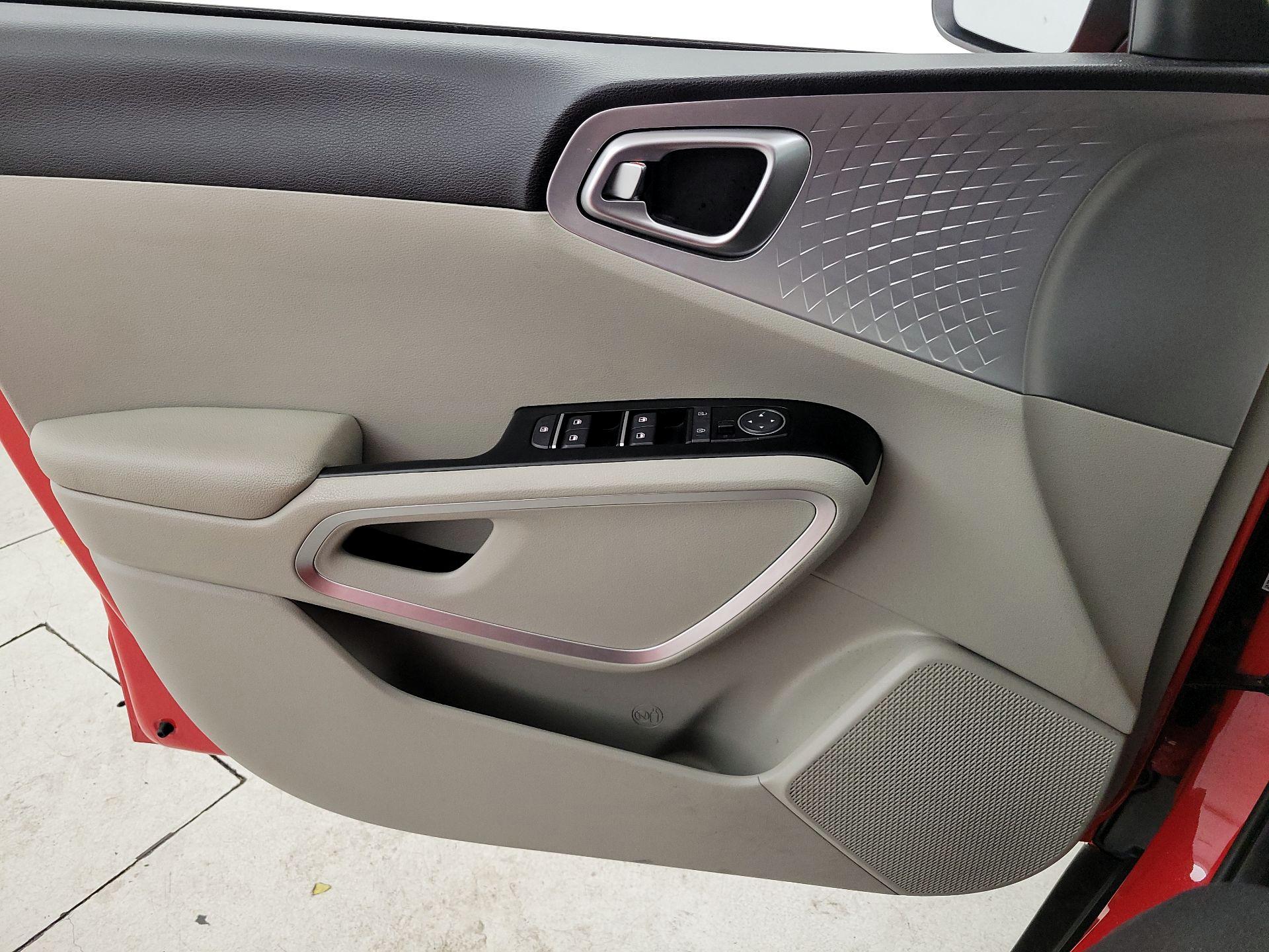 Thumbnail: 2022 Kia Soul - 12