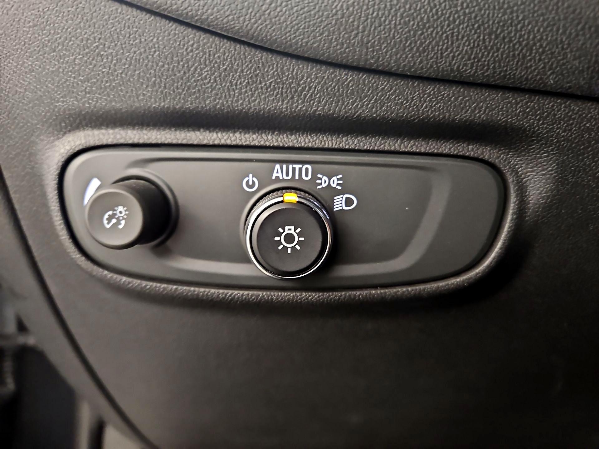 Thumbnail: 2022 Chevrolet Equinox - 13