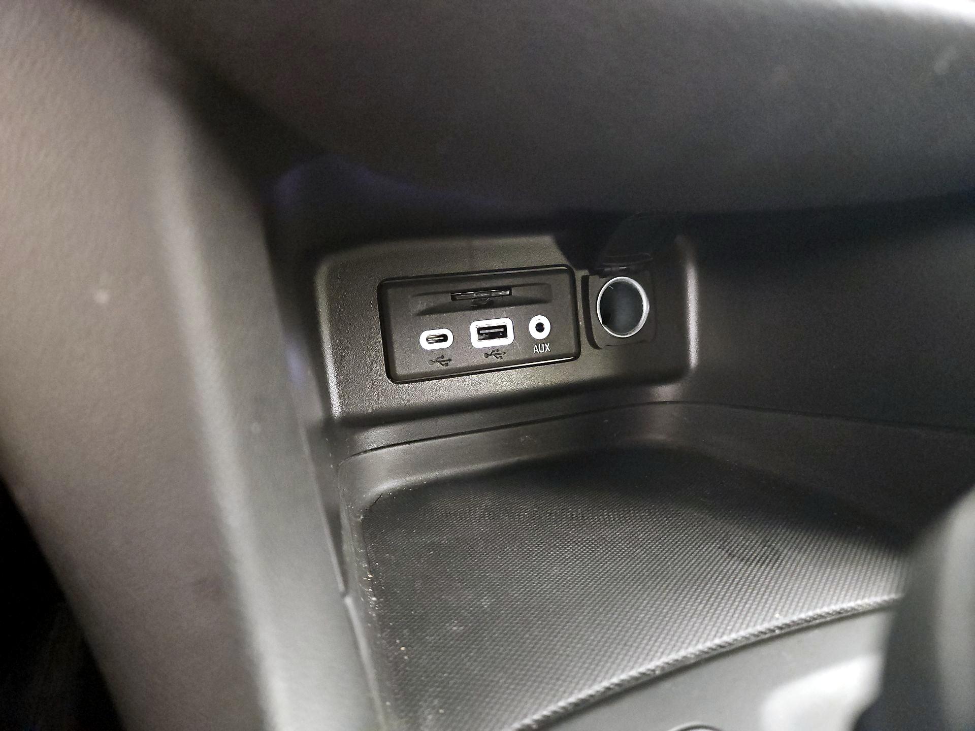 Thumbnail: 2022 Chevrolet Equinox - 18