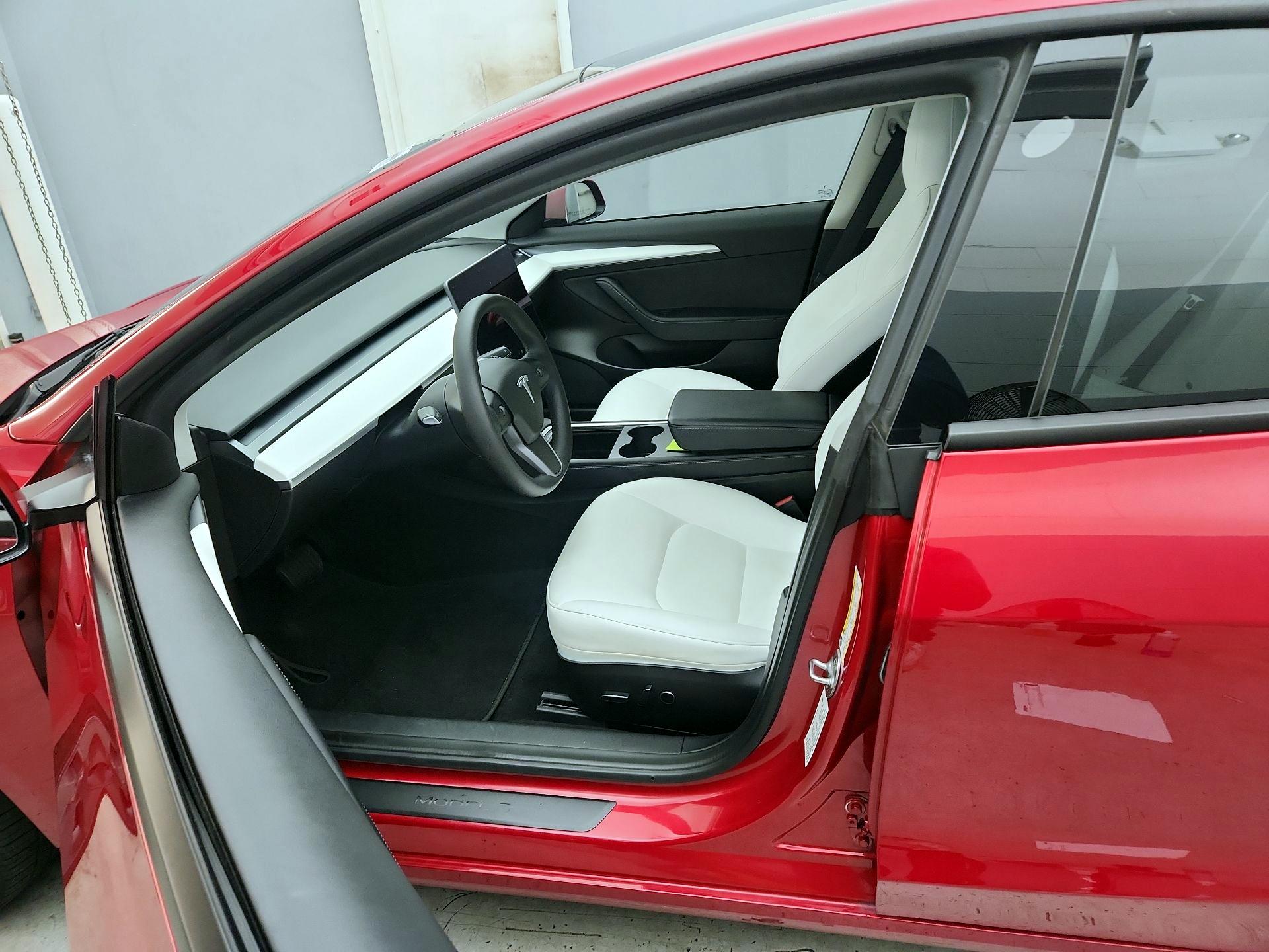 Thumbnail: 2022 Tesla Model 3 - 11