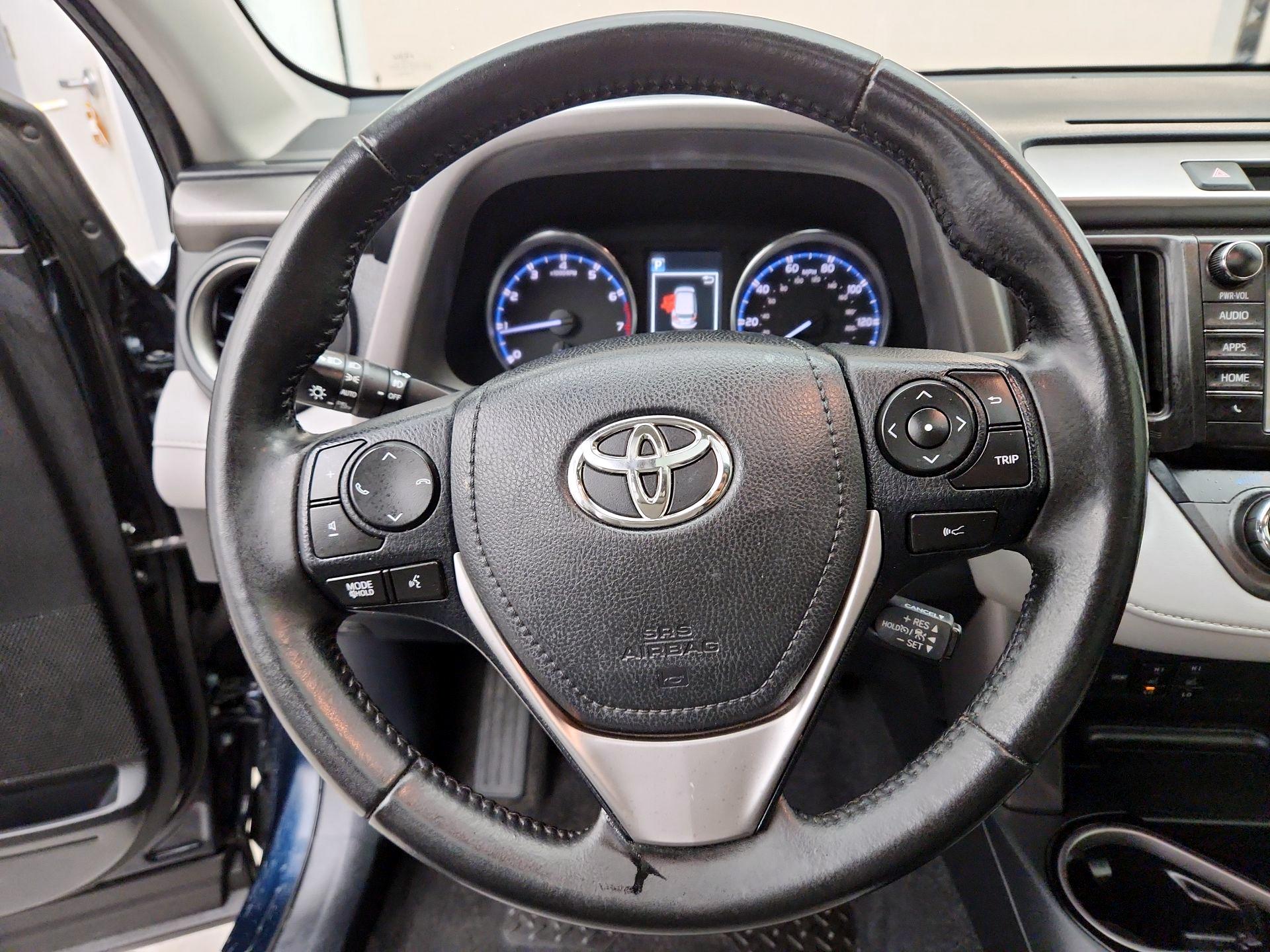 Thumbnail: 2017 Toyota RAV4 - 10