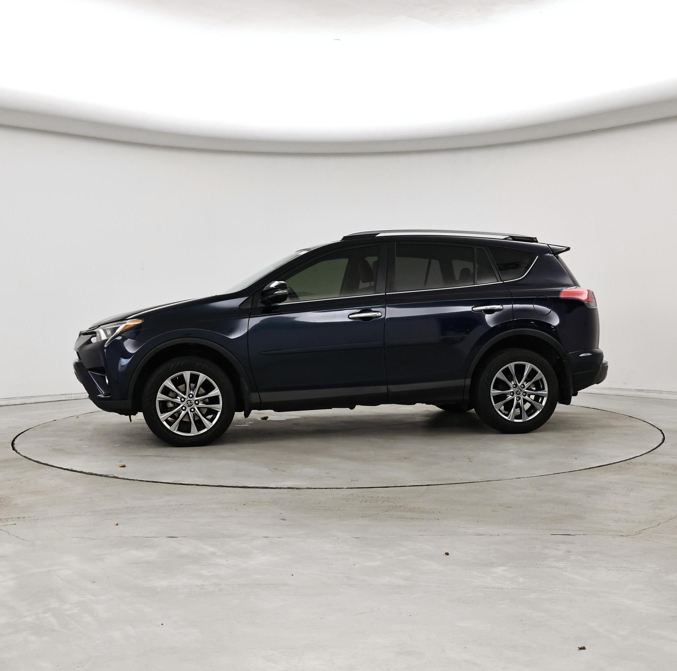 Thumbnail: 2017 Toyota RAV4 - 3