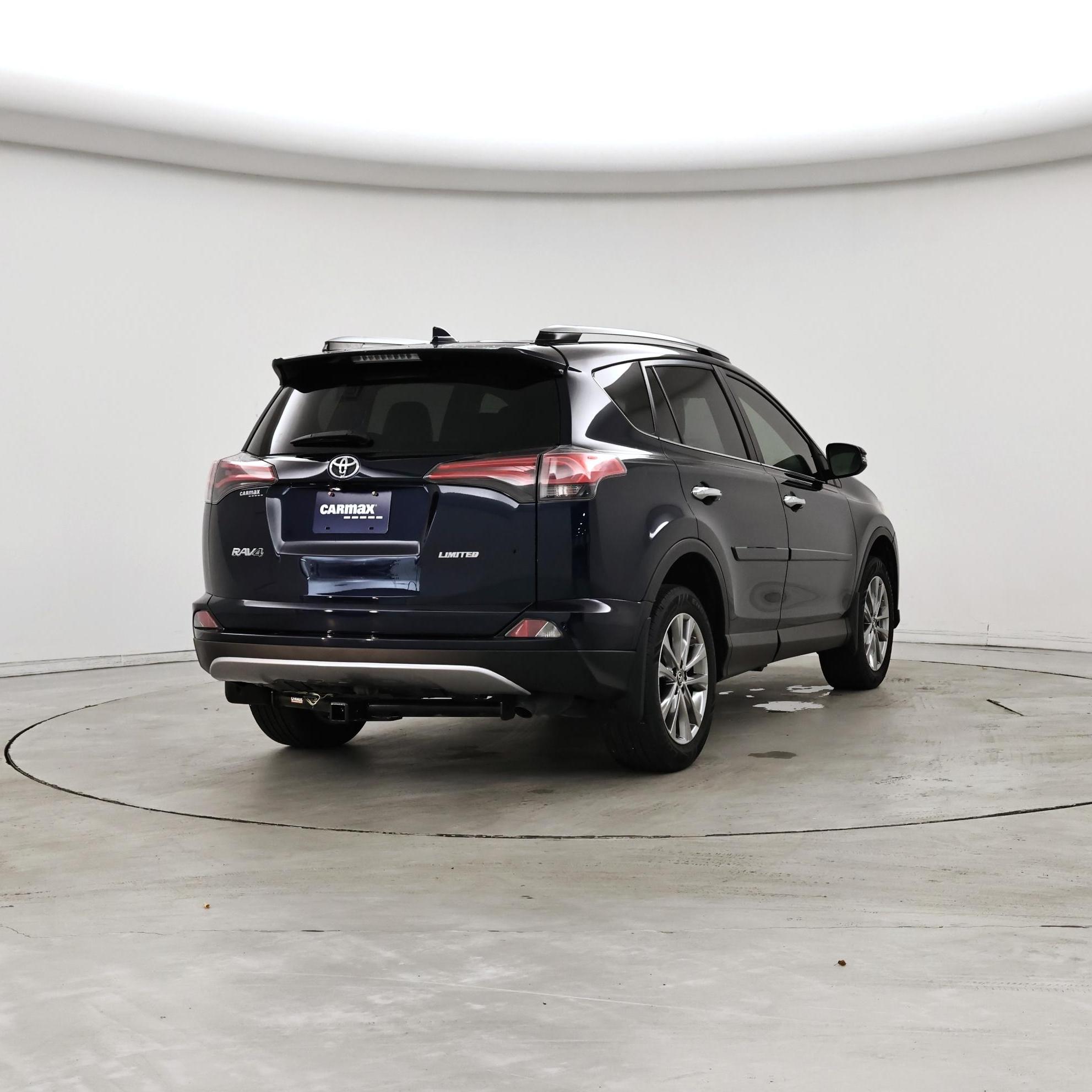 Thumbnail: 2017 Toyota RAV4 - 8