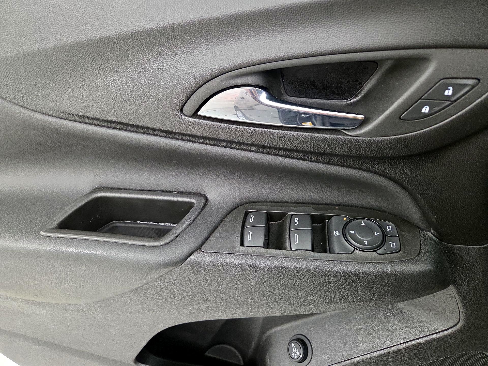 Thumbnail: 2022 Chevrolet Equinox - 12