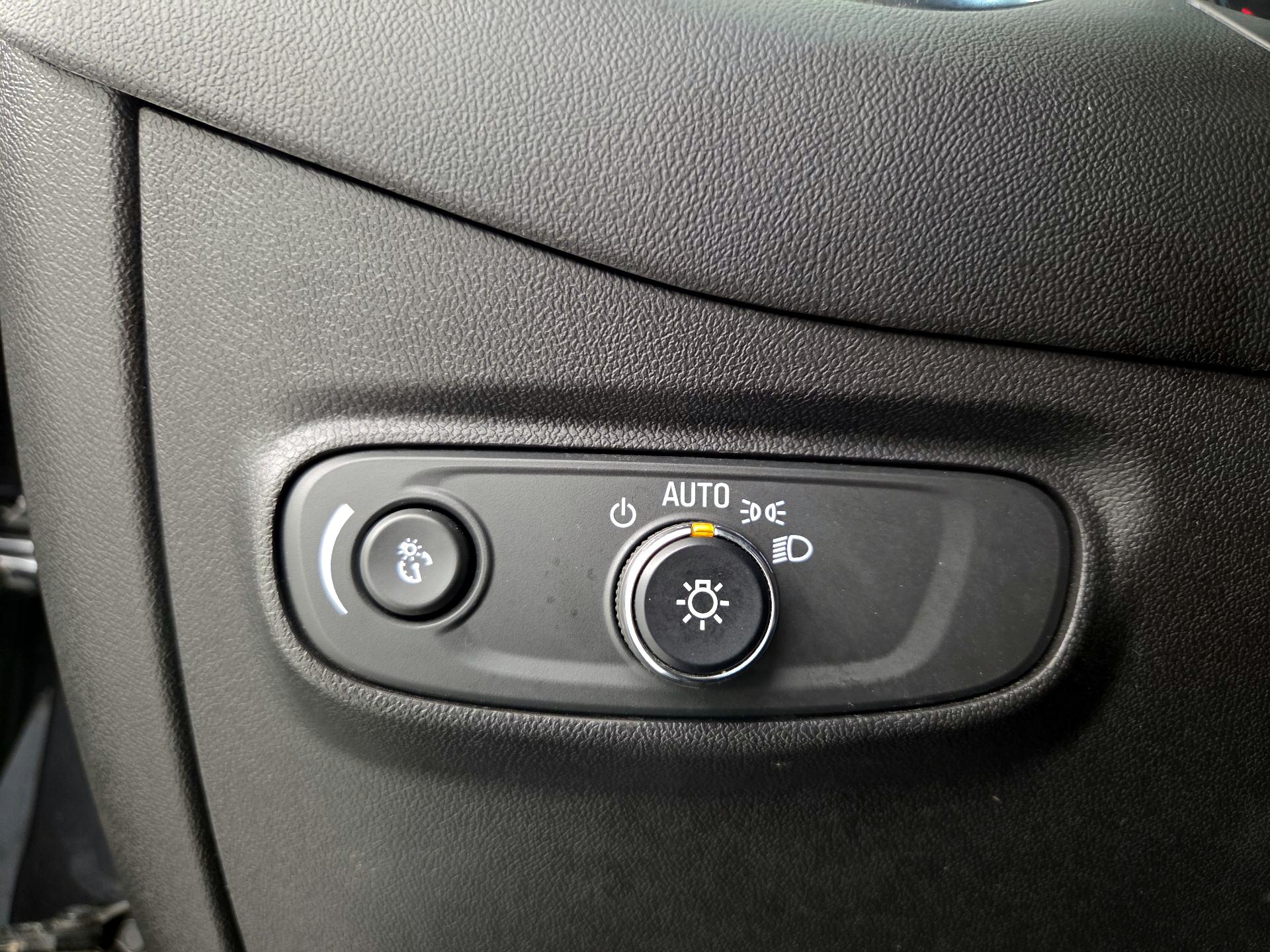 Thumbnail: 2022 Chevrolet Equinox - 13