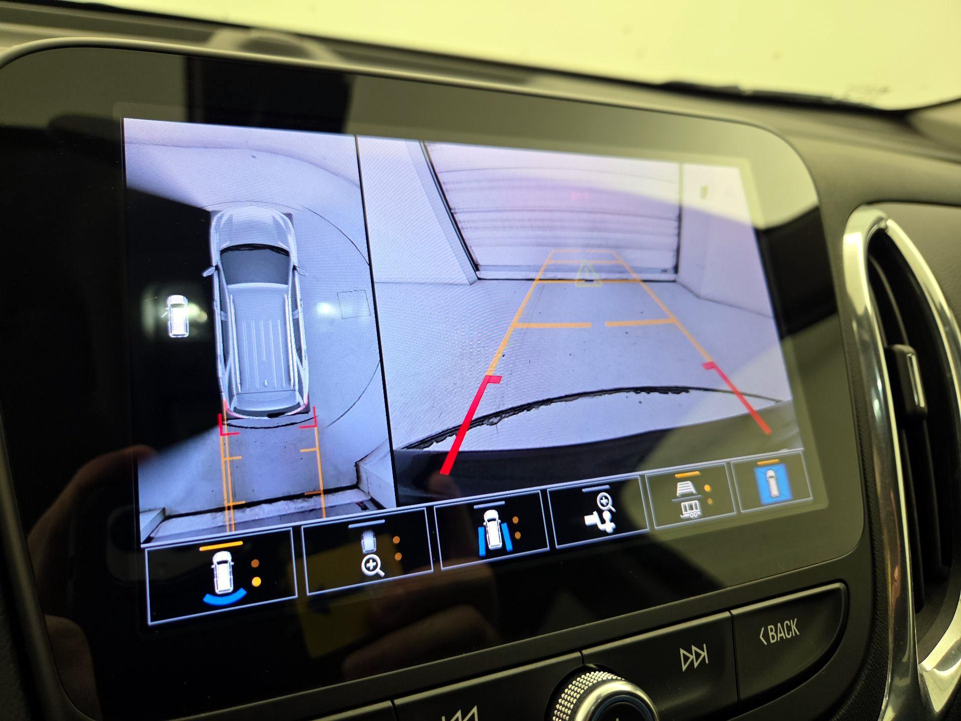 Thumbnail: 2022 Chevrolet Equinox - 15