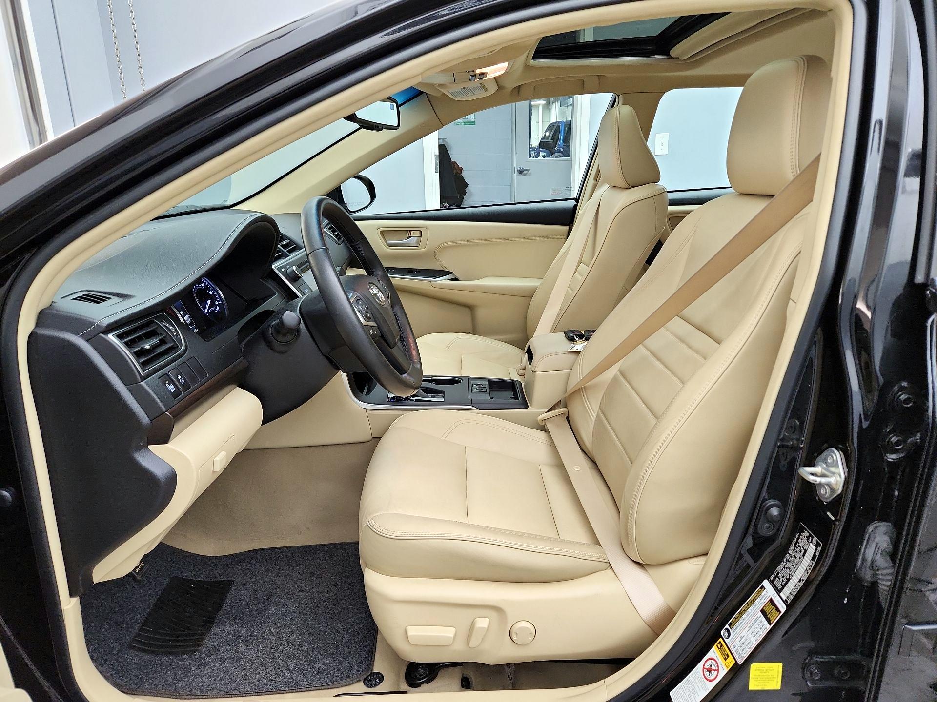 Thumbnail: 2016 Toyota Camry - 11