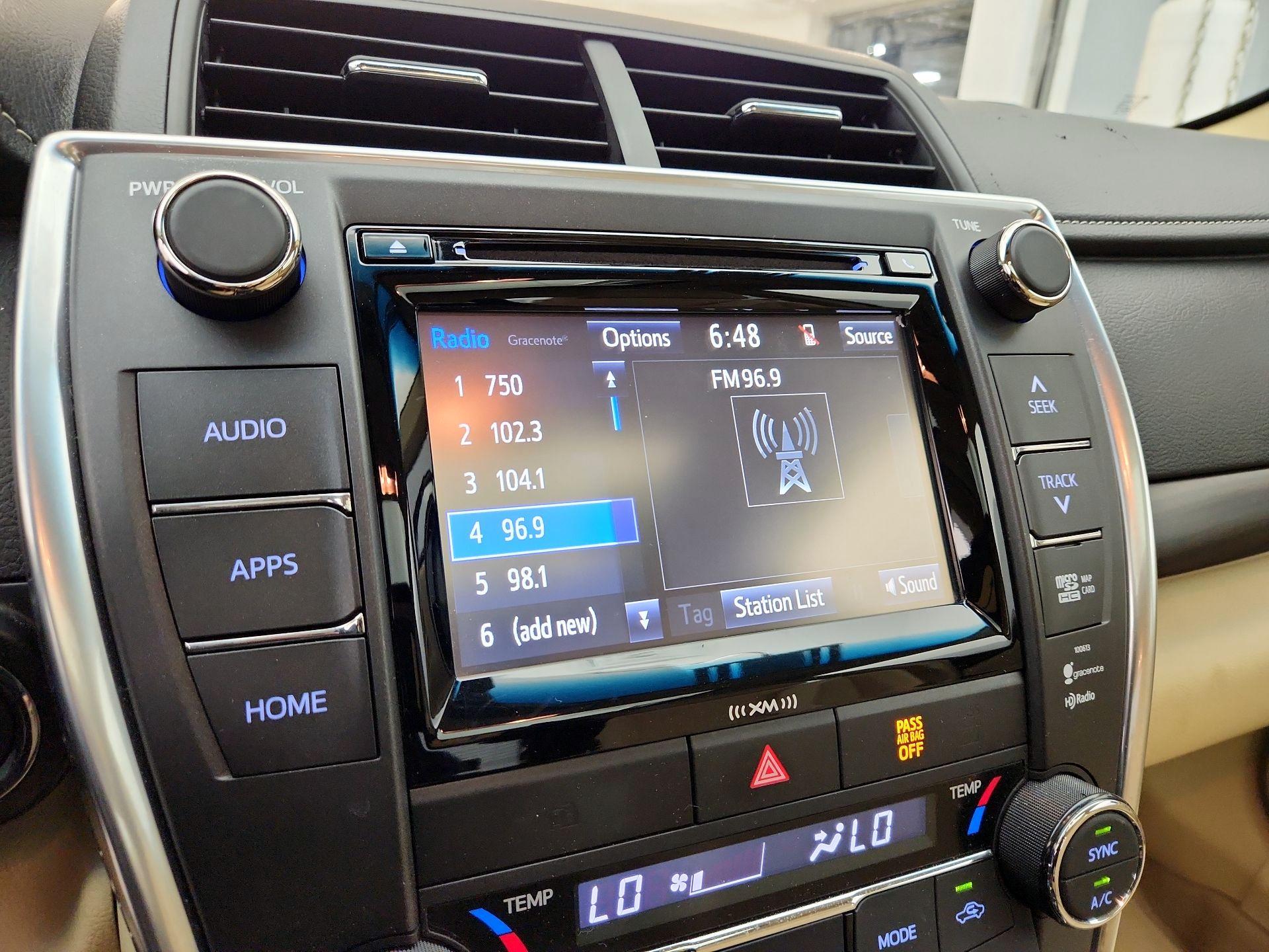 Thumbnail: 2016 Toyota Camry - 15