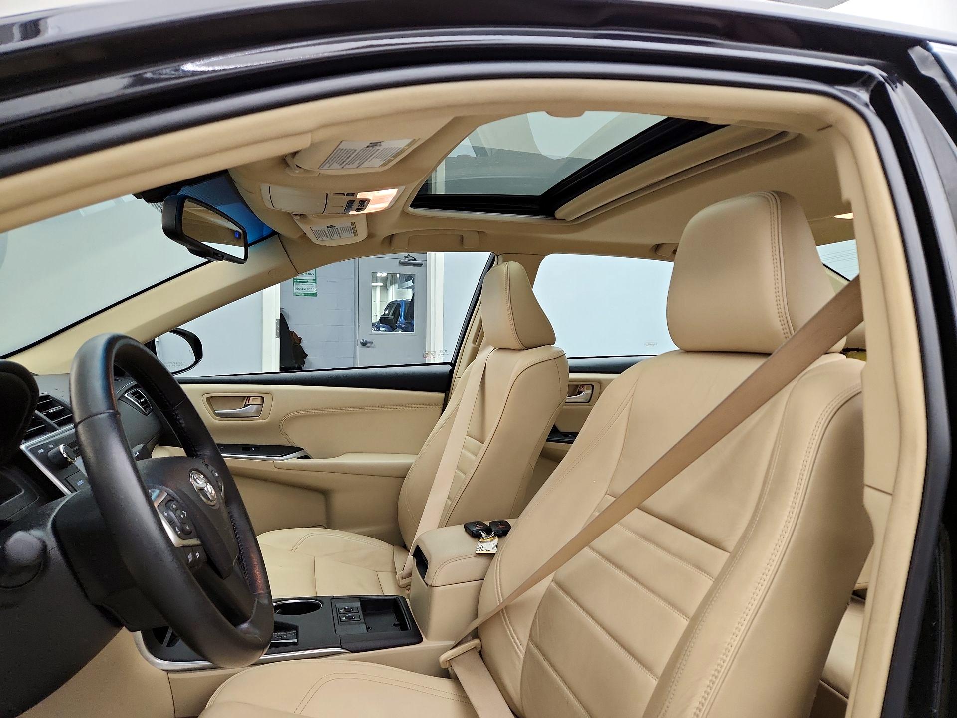 Thumbnail: 2016 Toyota Camry - 19
