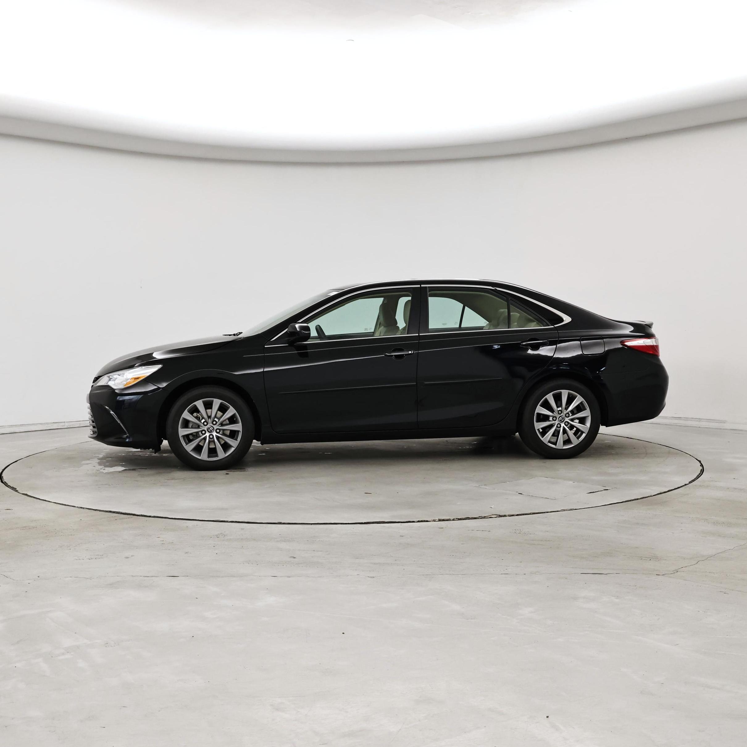 Thumbnail: 2016 Toyota Camry - 3