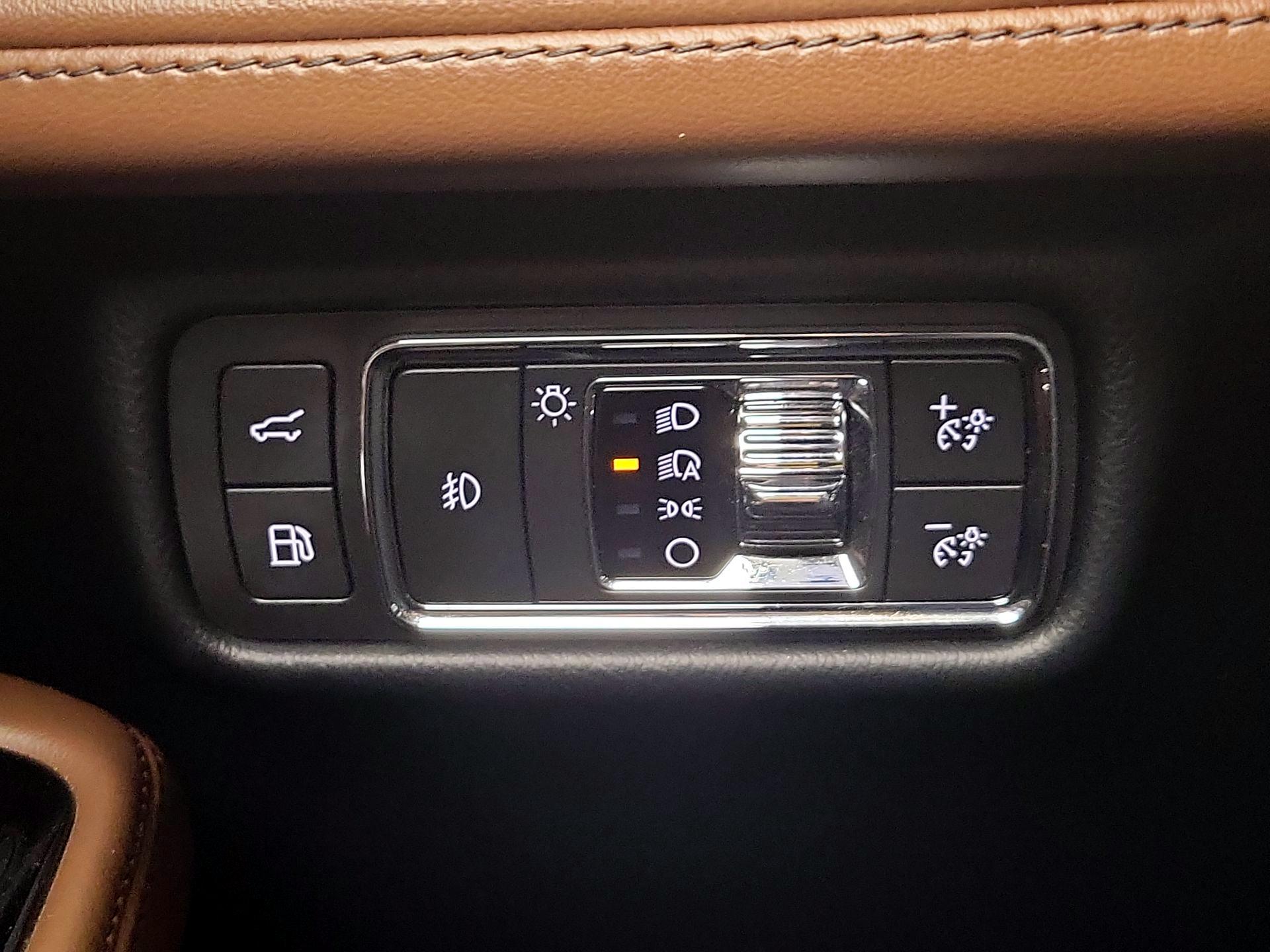 Thumbnail: 2021 Lincoln Aviator - 13