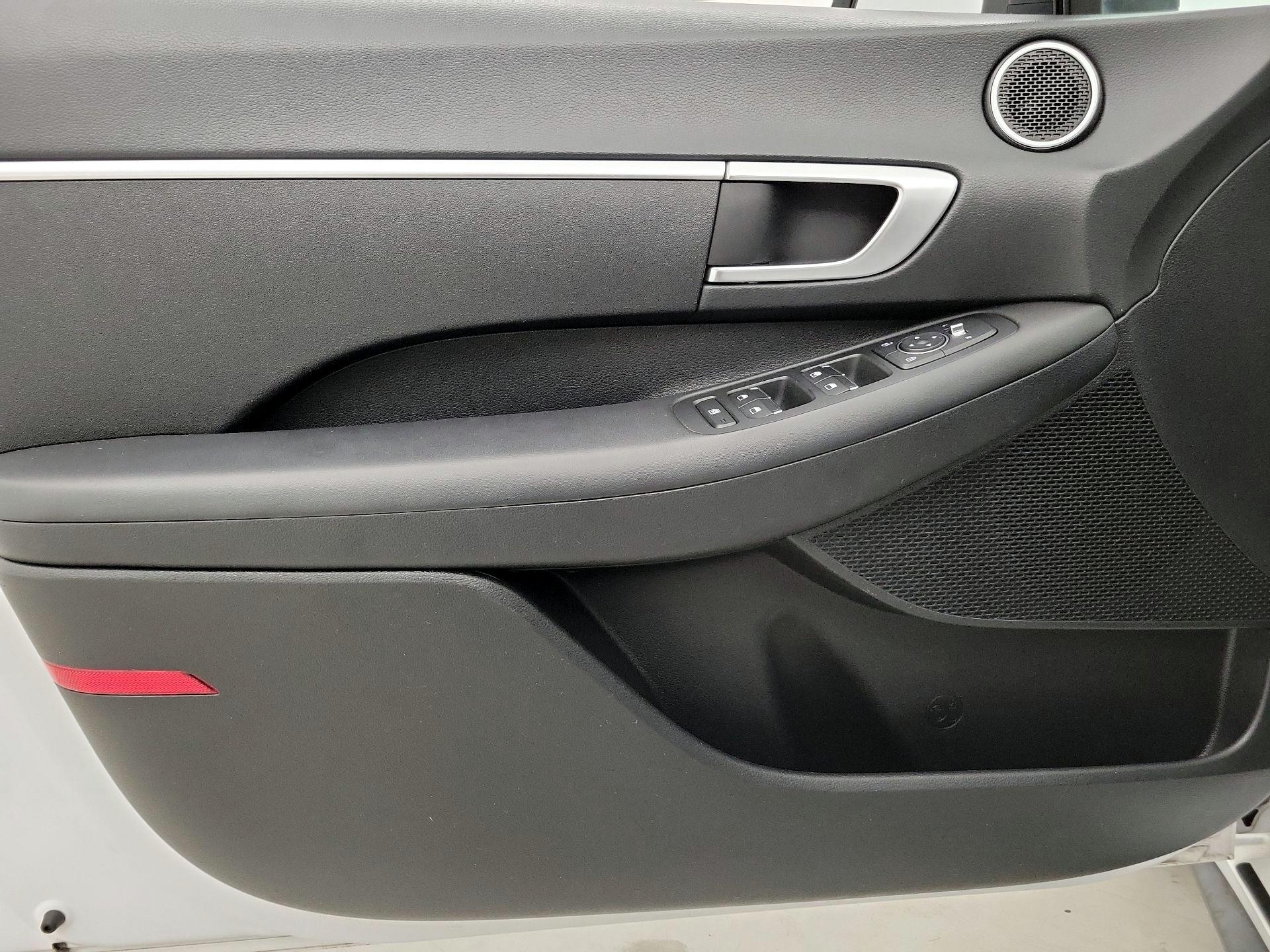 Thumbnail: 2023 Hyundai Sonata - 12