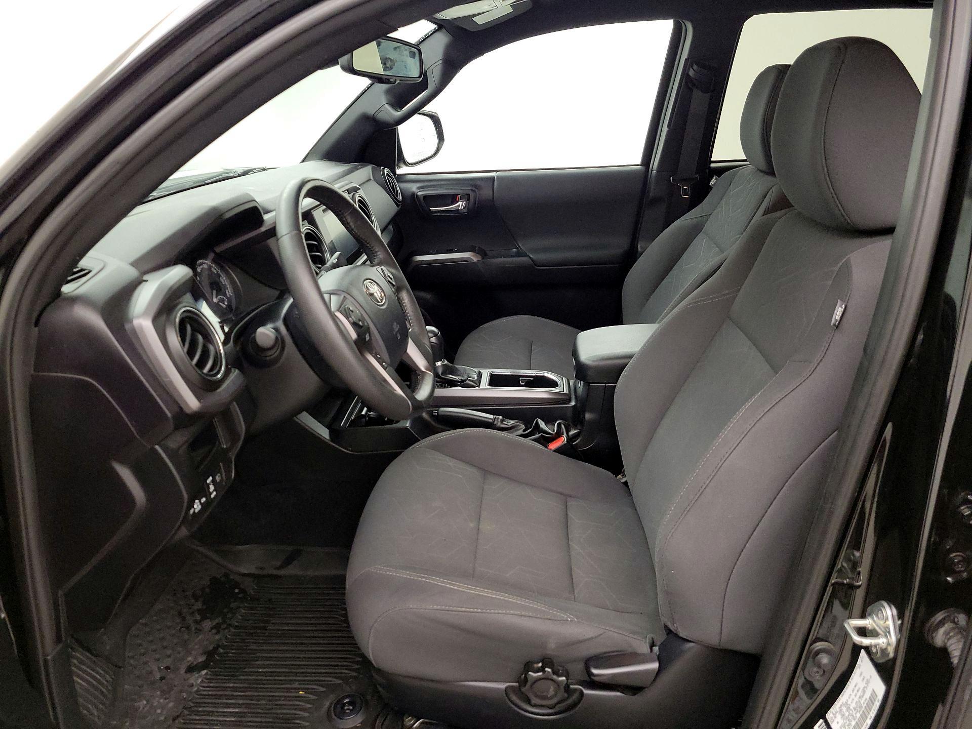 Thumbnail: 2018 Toyota Tacoma - 11