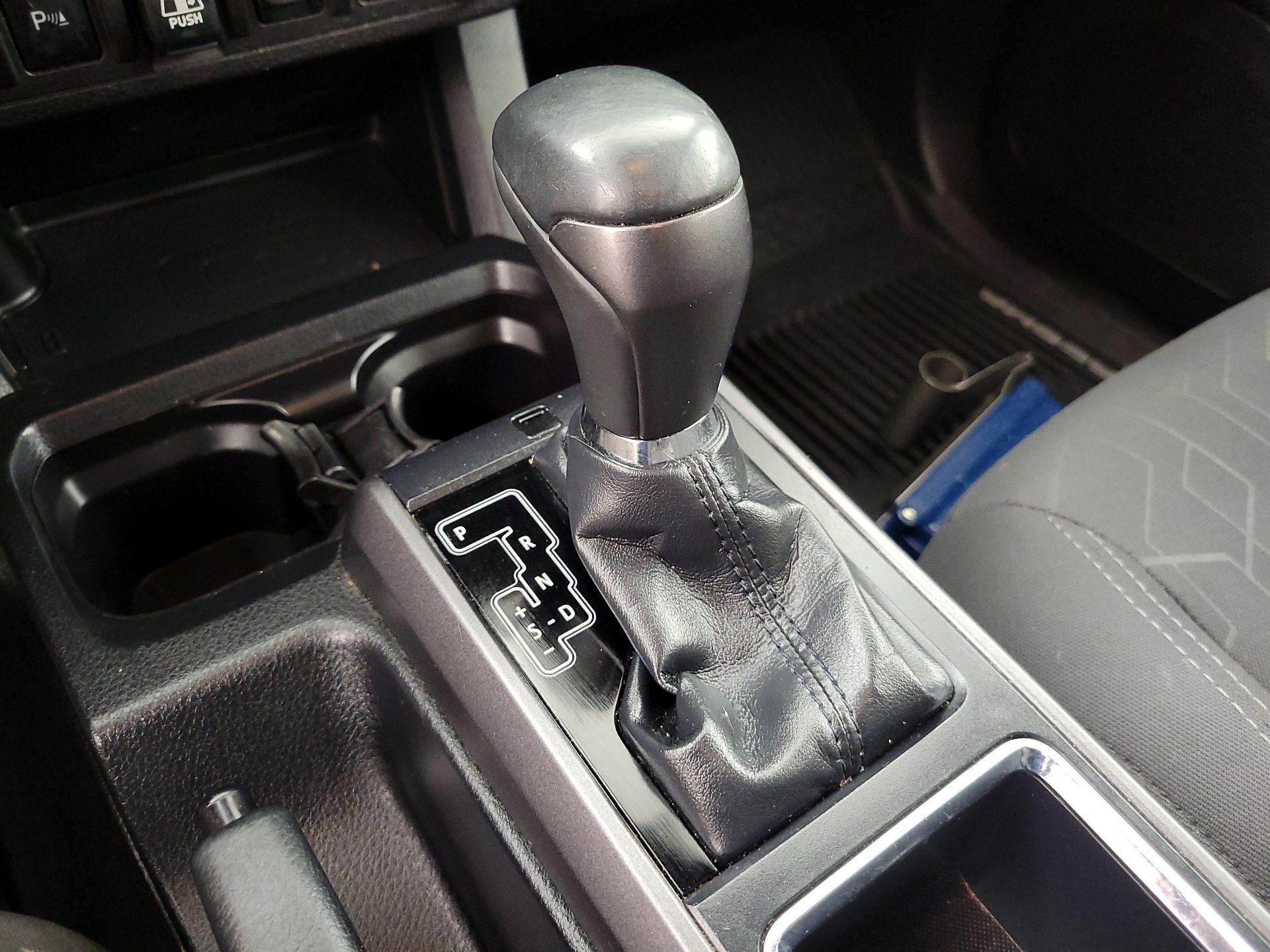 Thumbnail: 2018 Toyota Tacoma - 17