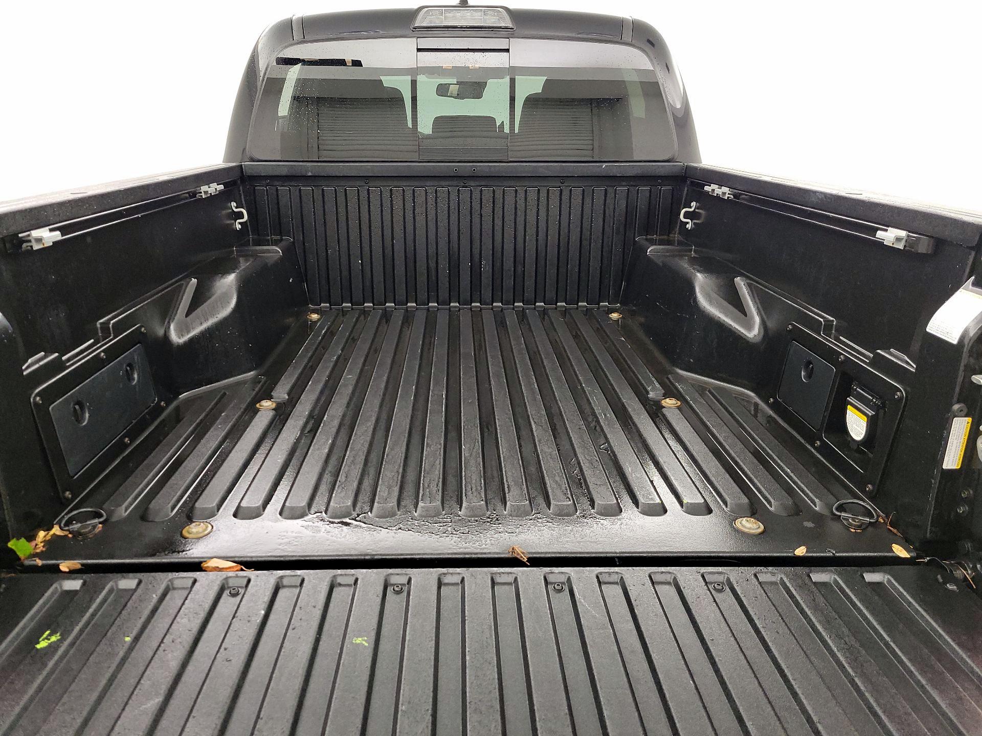 Thumbnail: 2018 Toyota Tacoma - 20