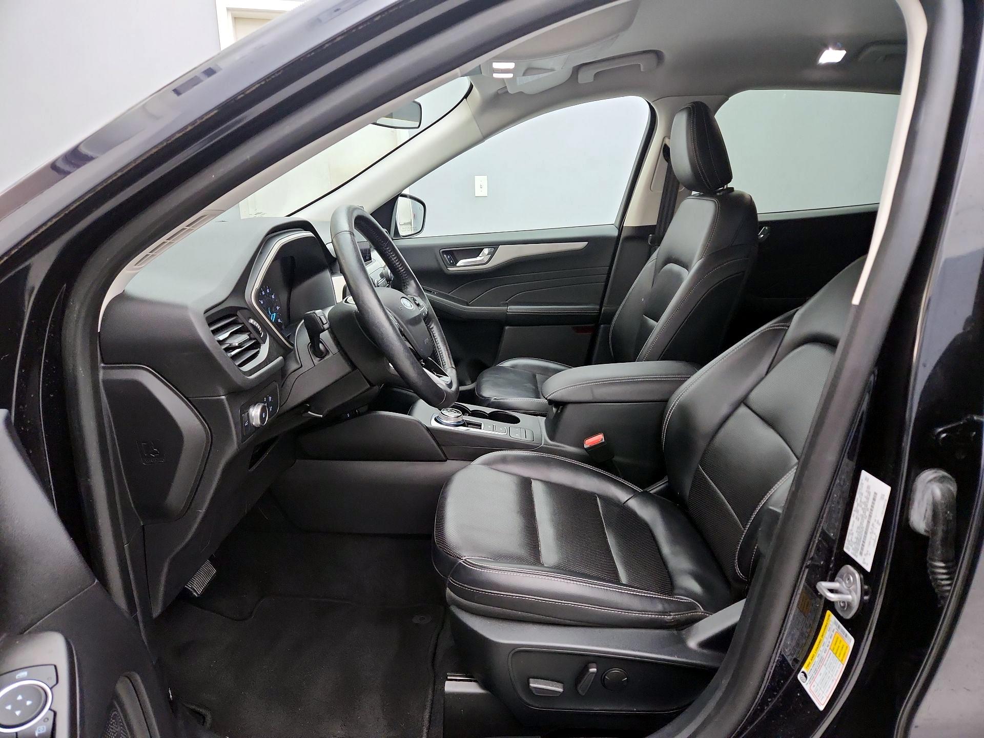 Thumbnail: 2021 Ford Escape - 11