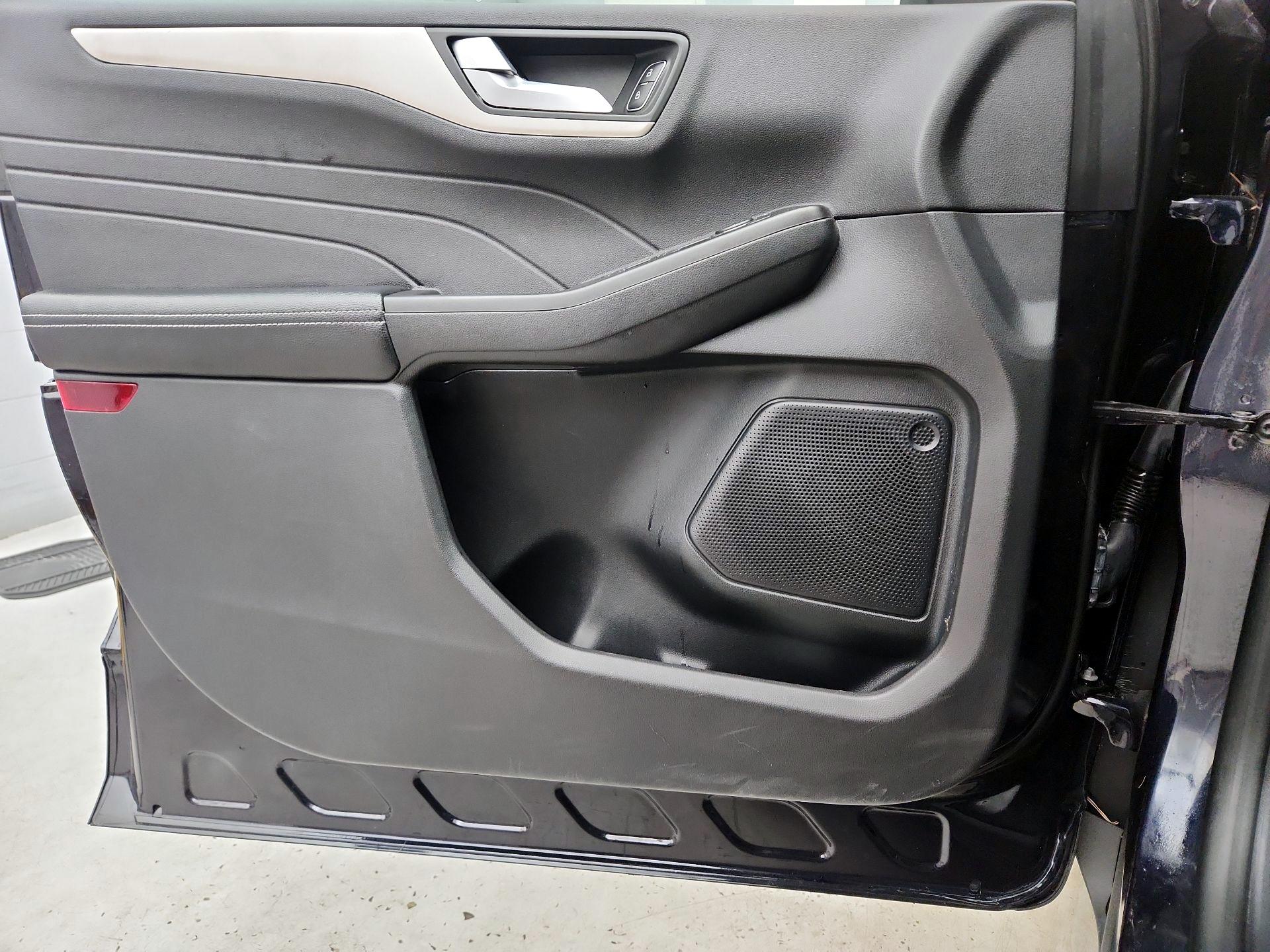 Thumbnail: 2021 Ford Escape - 12