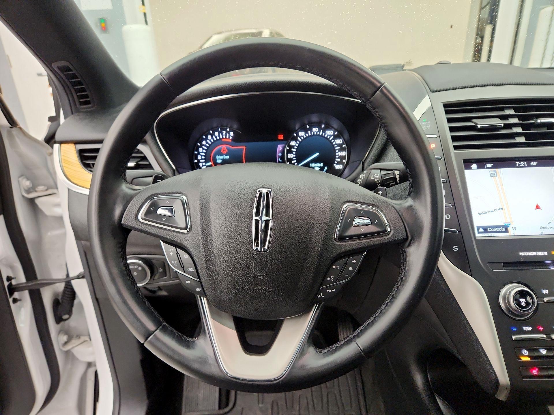 Thumbnail: 2016 Lincoln MKC - 10