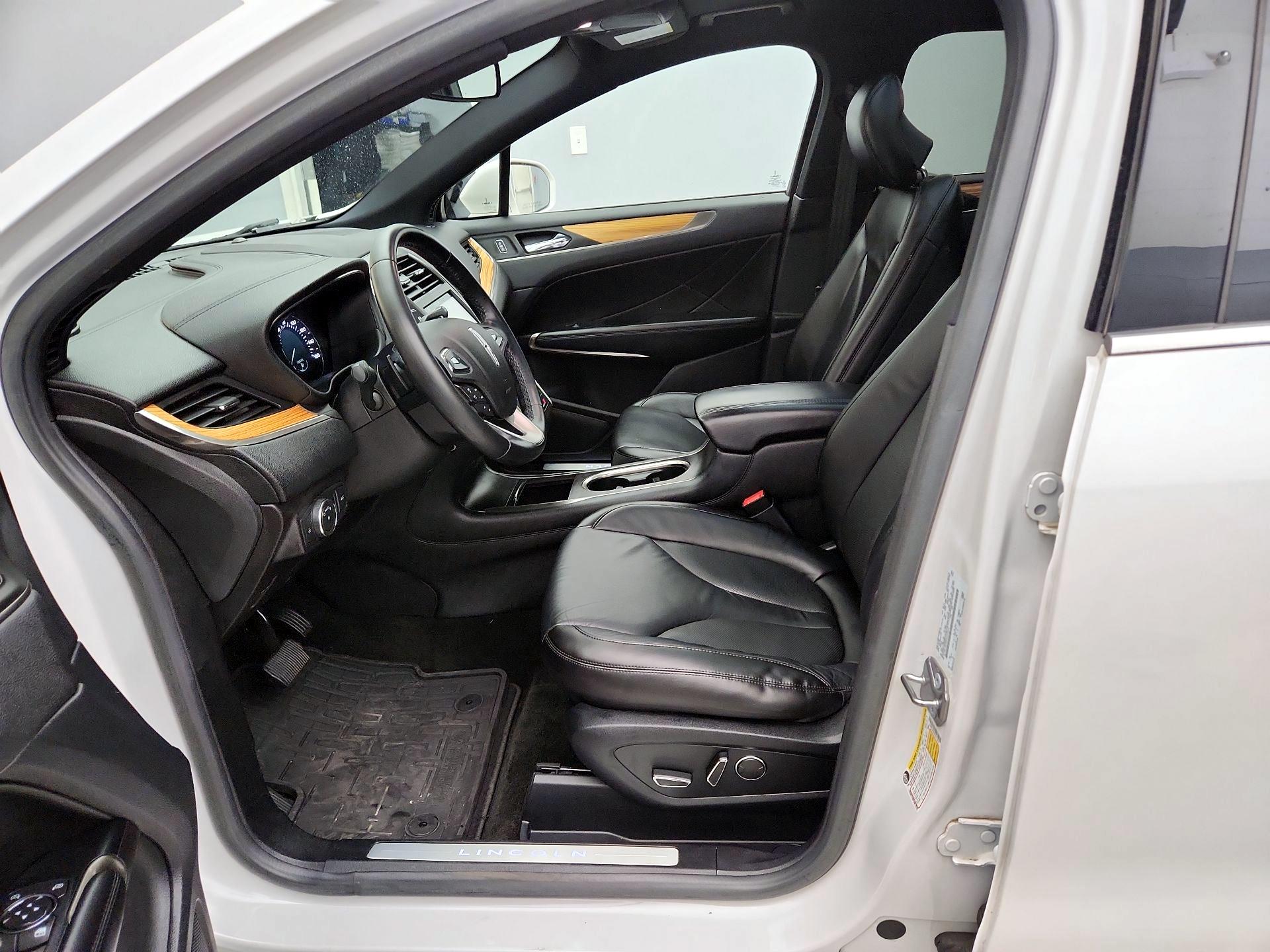 Thumbnail: 2016 Lincoln MKC - 11