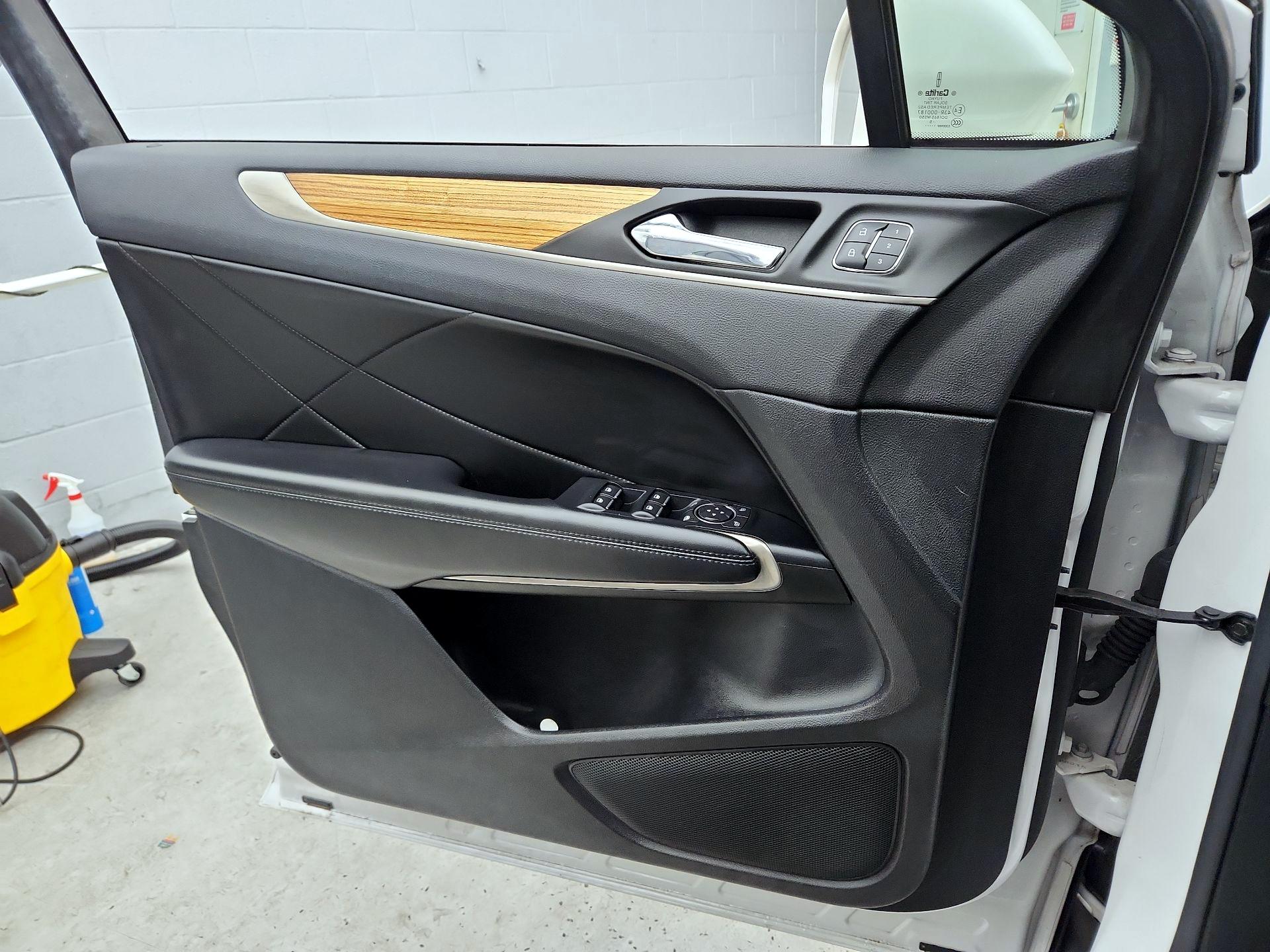 Thumbnail: 2016 Lincoln MKC - 12