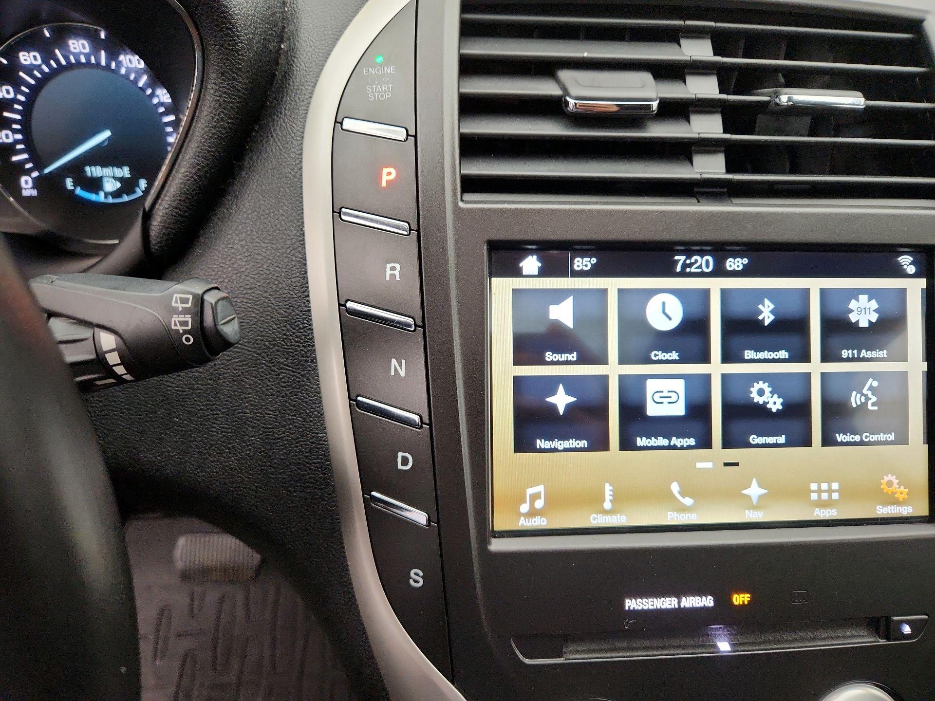 Thumbnail: 2016 Lincoln MKC - 18