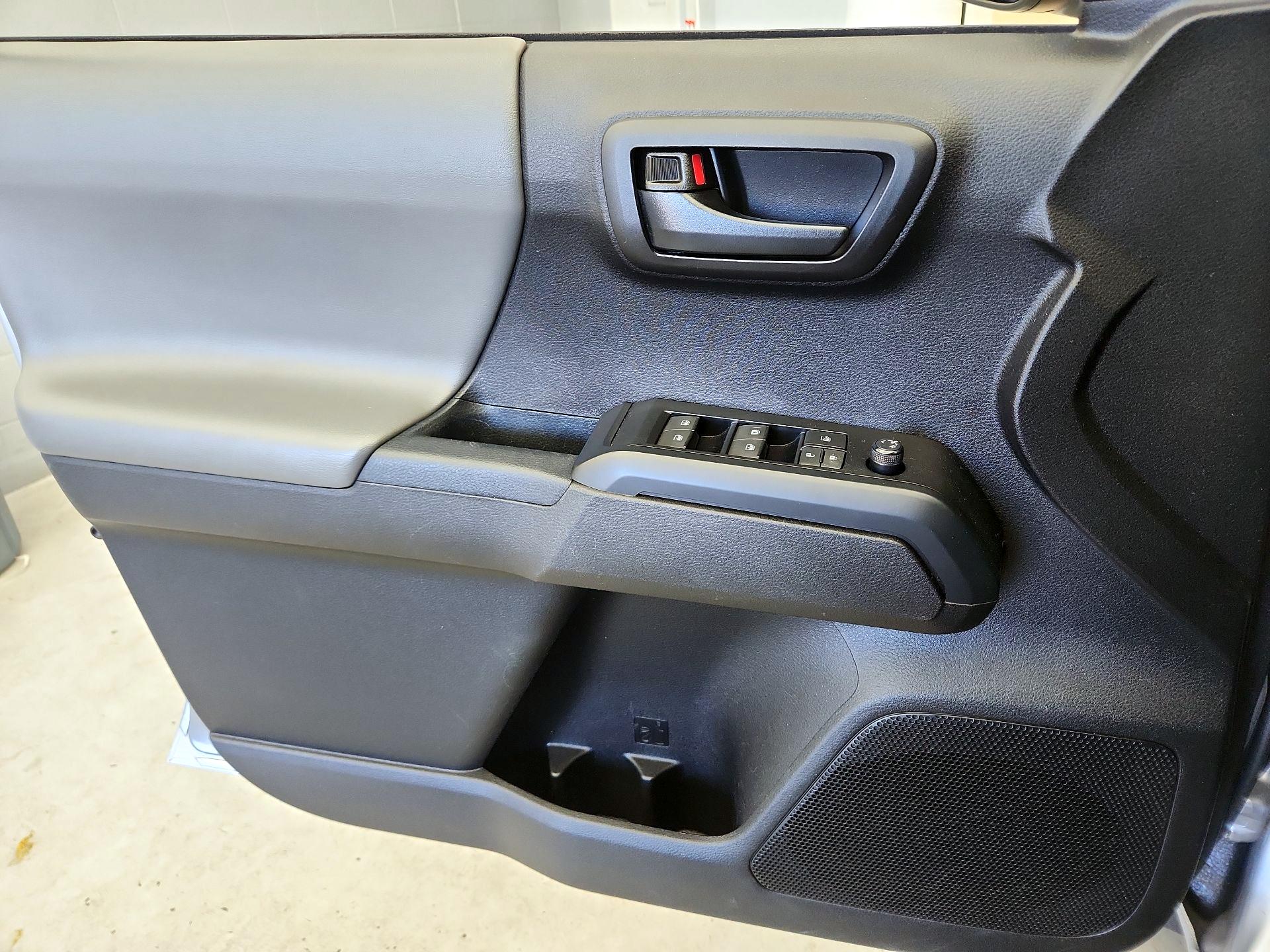 Thumbnail: 2021 Toyota Tacoma - 12