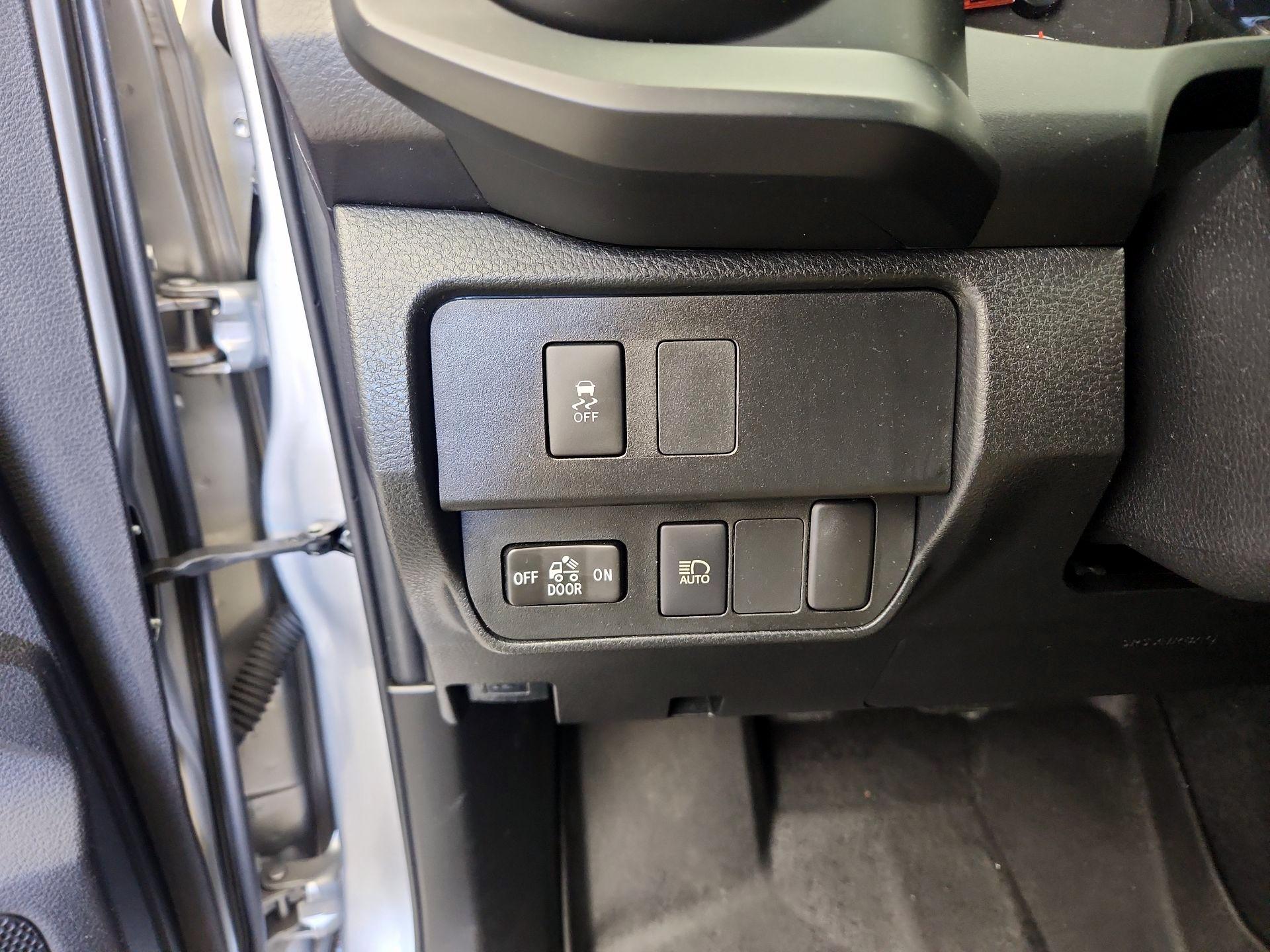 Thumbnail: 2021 Toyota Tacoma - 13