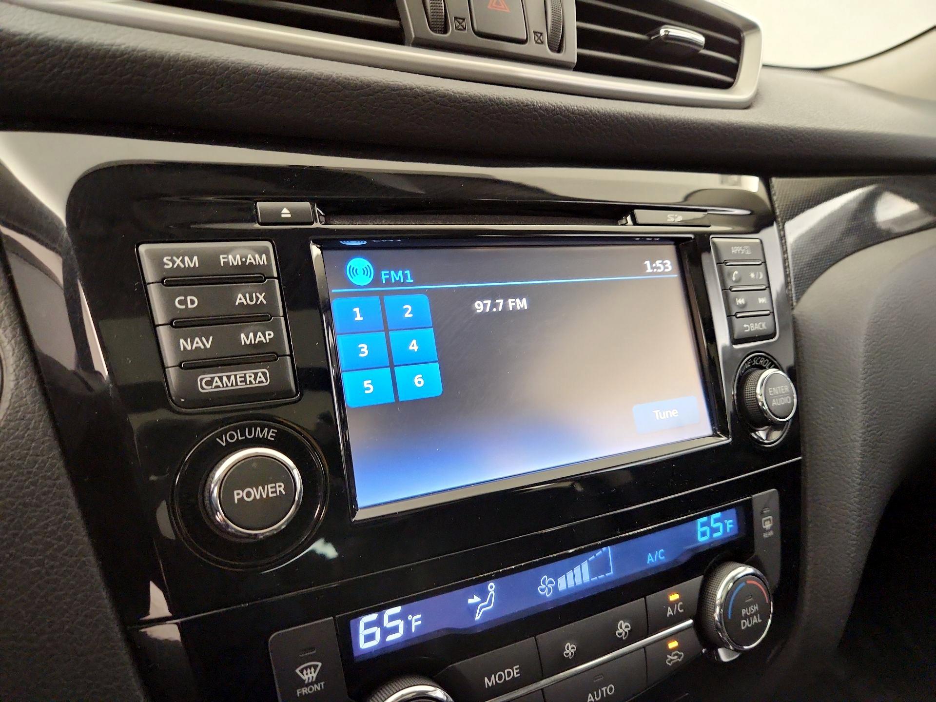 Thumbnail: 2016 Nissan Rogue - 16