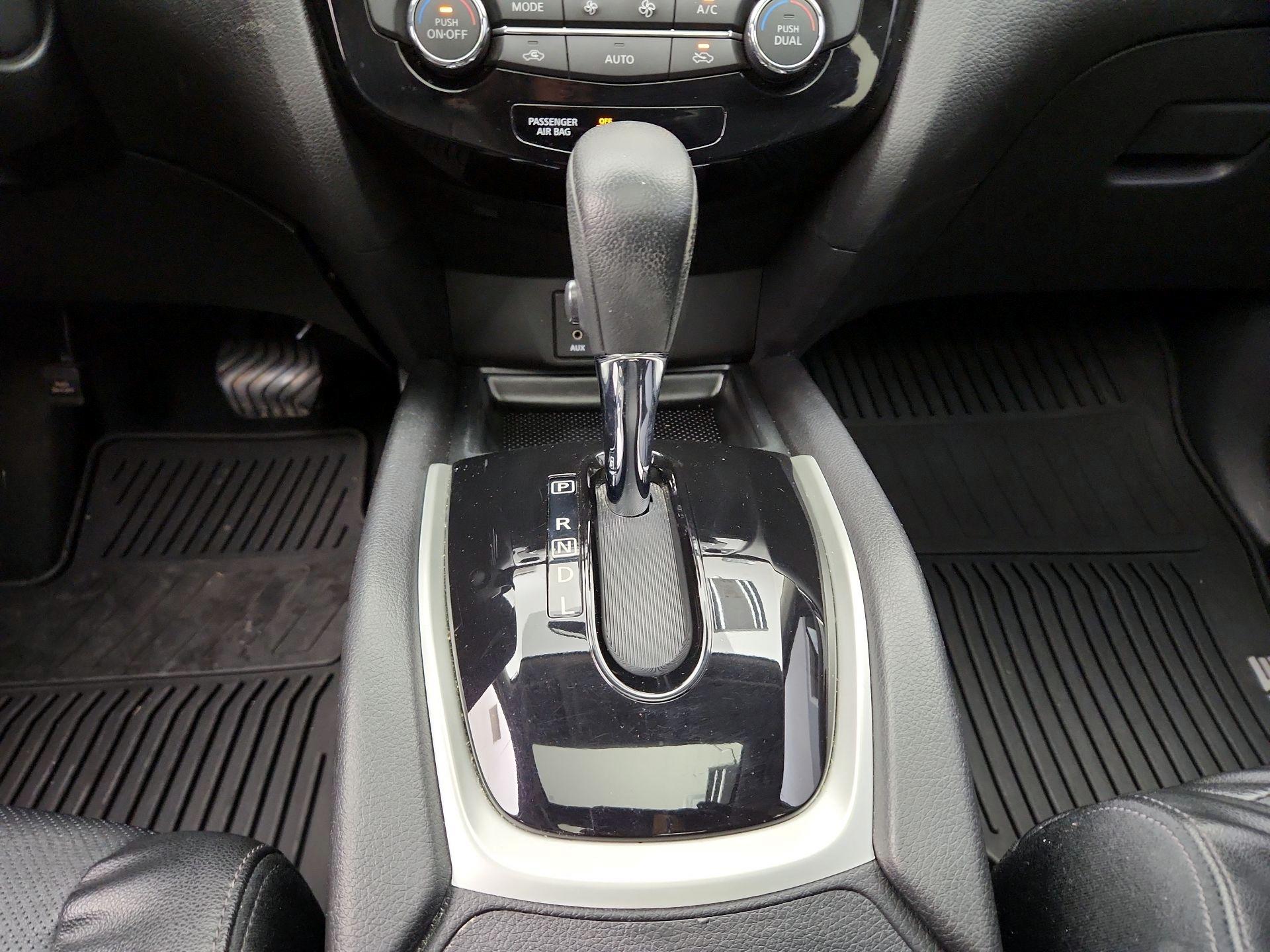 Thumbnail: 2016 Nissan Rogue - 18