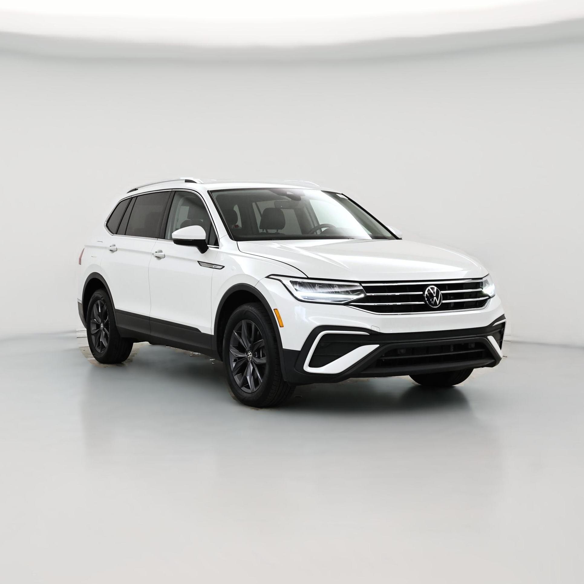 Thumbnail: 2023 Volkswagen Tiguan - 1