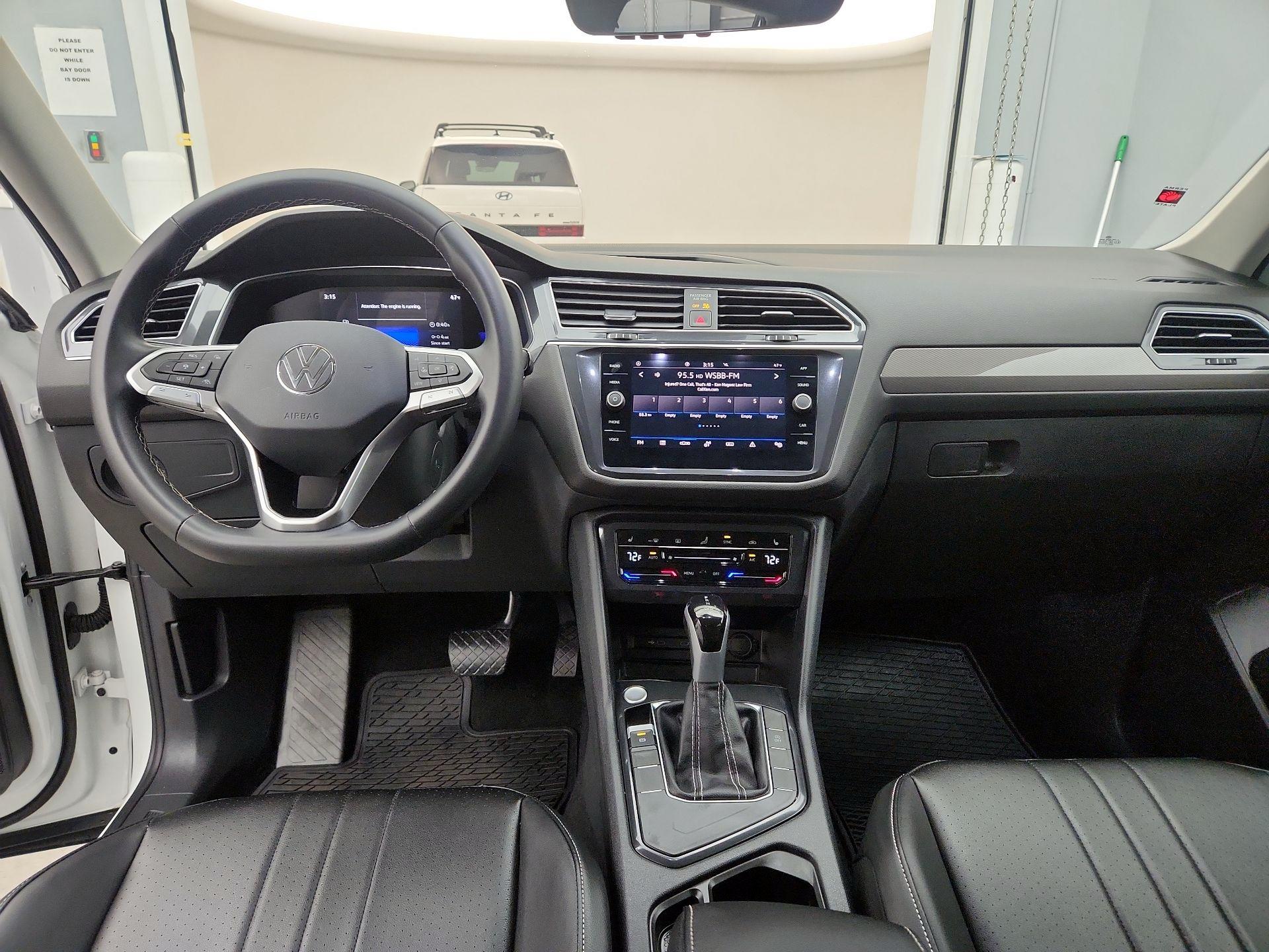 Thumbnail: 2023 Volkswagen Tiguan - 9