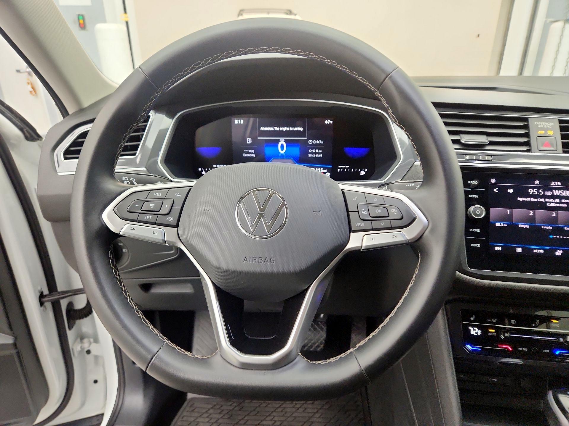 Thumbnail: 2023 Volkswagen Tiguan - 10