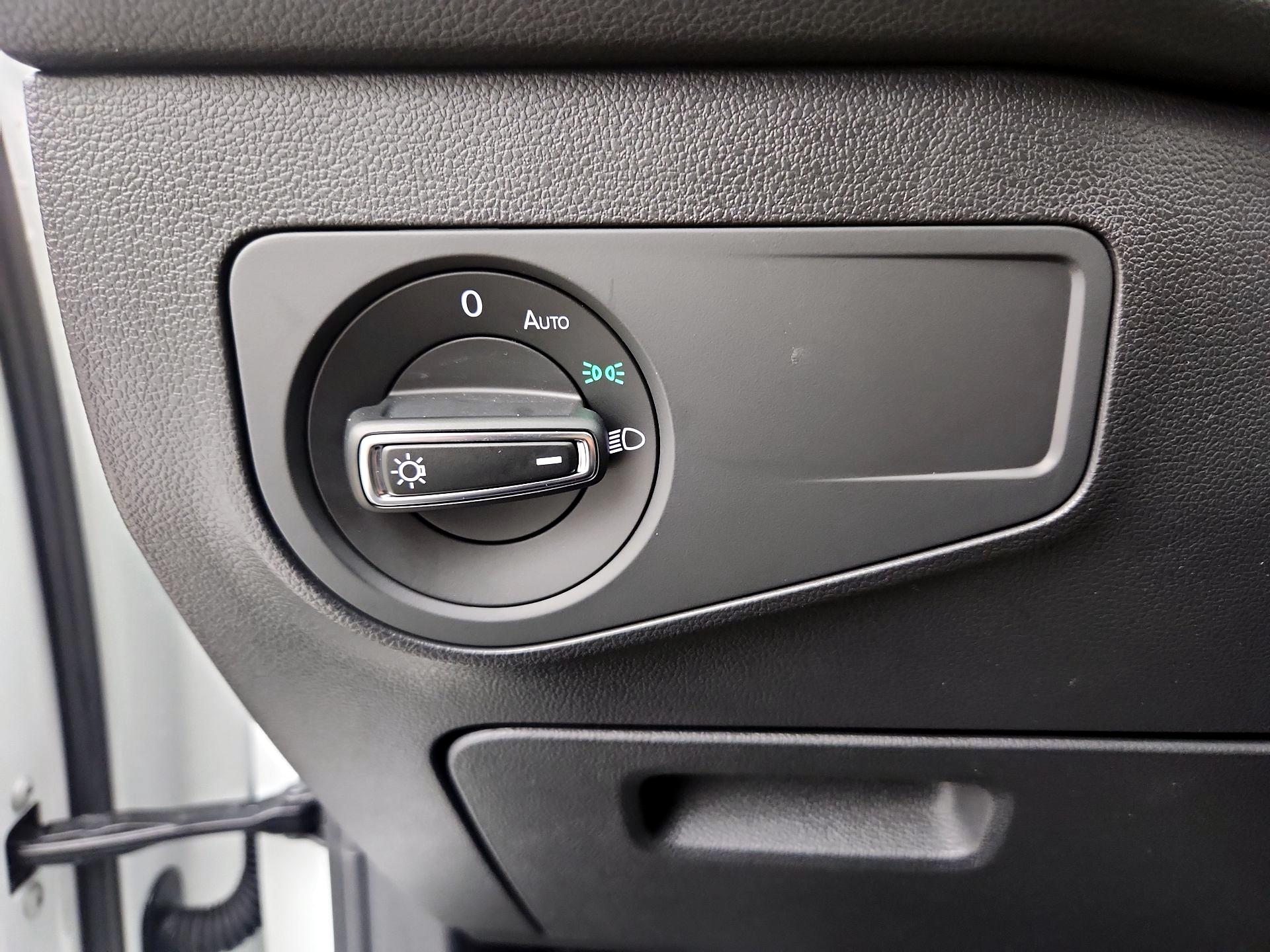 Thumbnail: 2023 Volkswagen Tiguan - 13