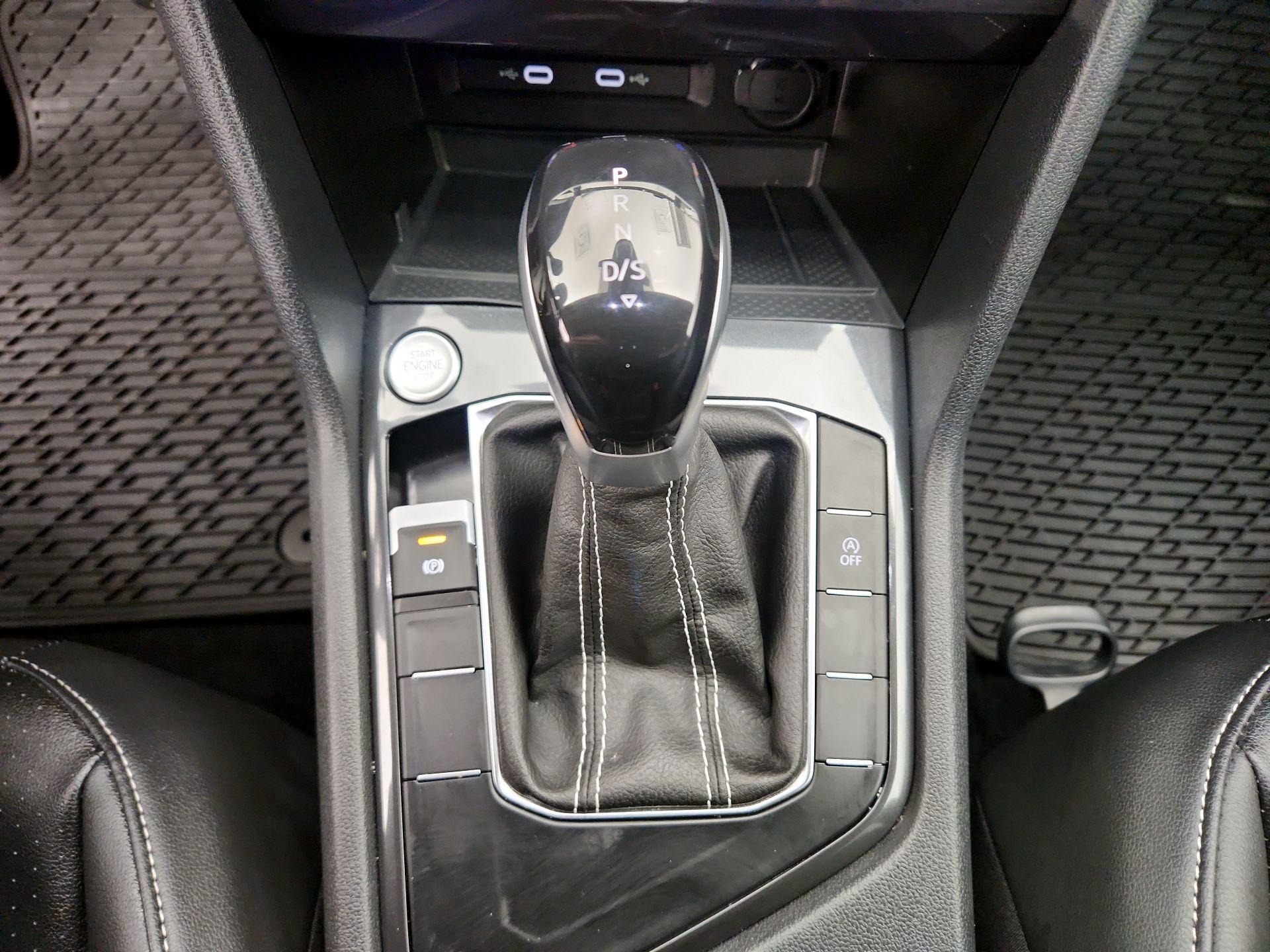 Thumbnail: 2023 Volkswagen Tiguan - 17