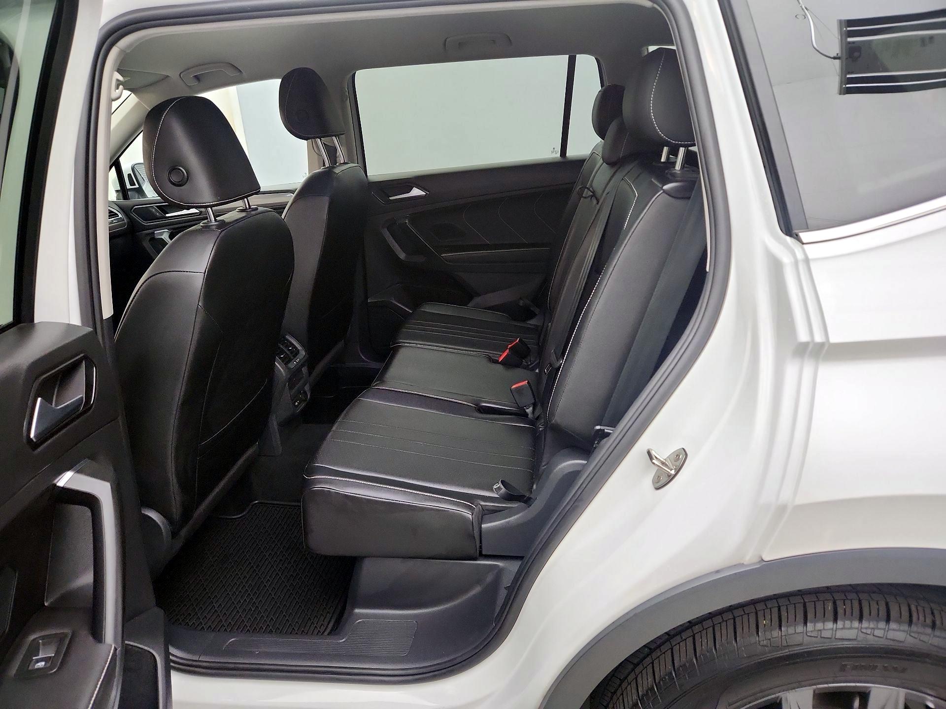 Thumbnail: 2023 Volkswagen Tiguan - 19