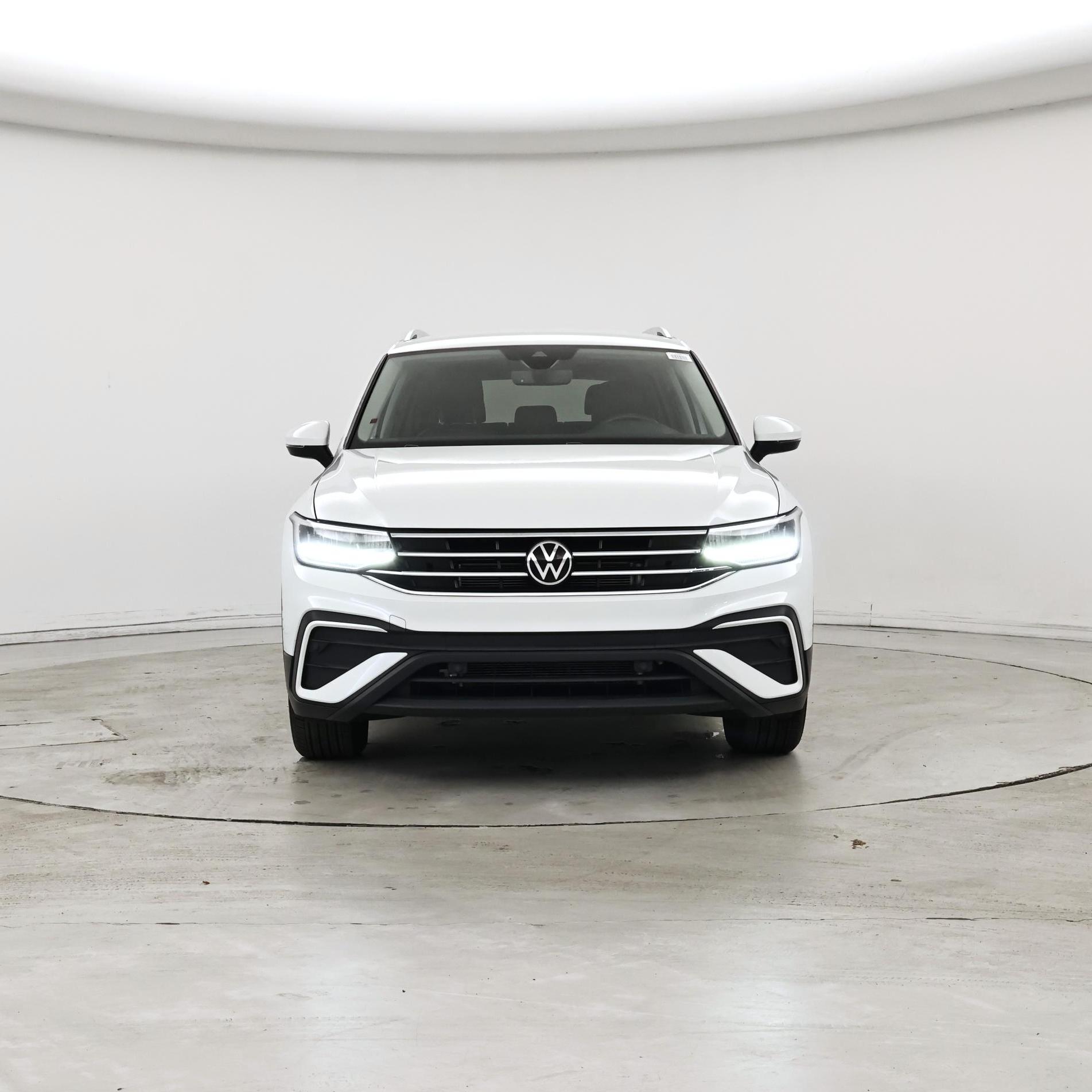 Thumbnail: 2023 Volkswagen Tiguan - 5