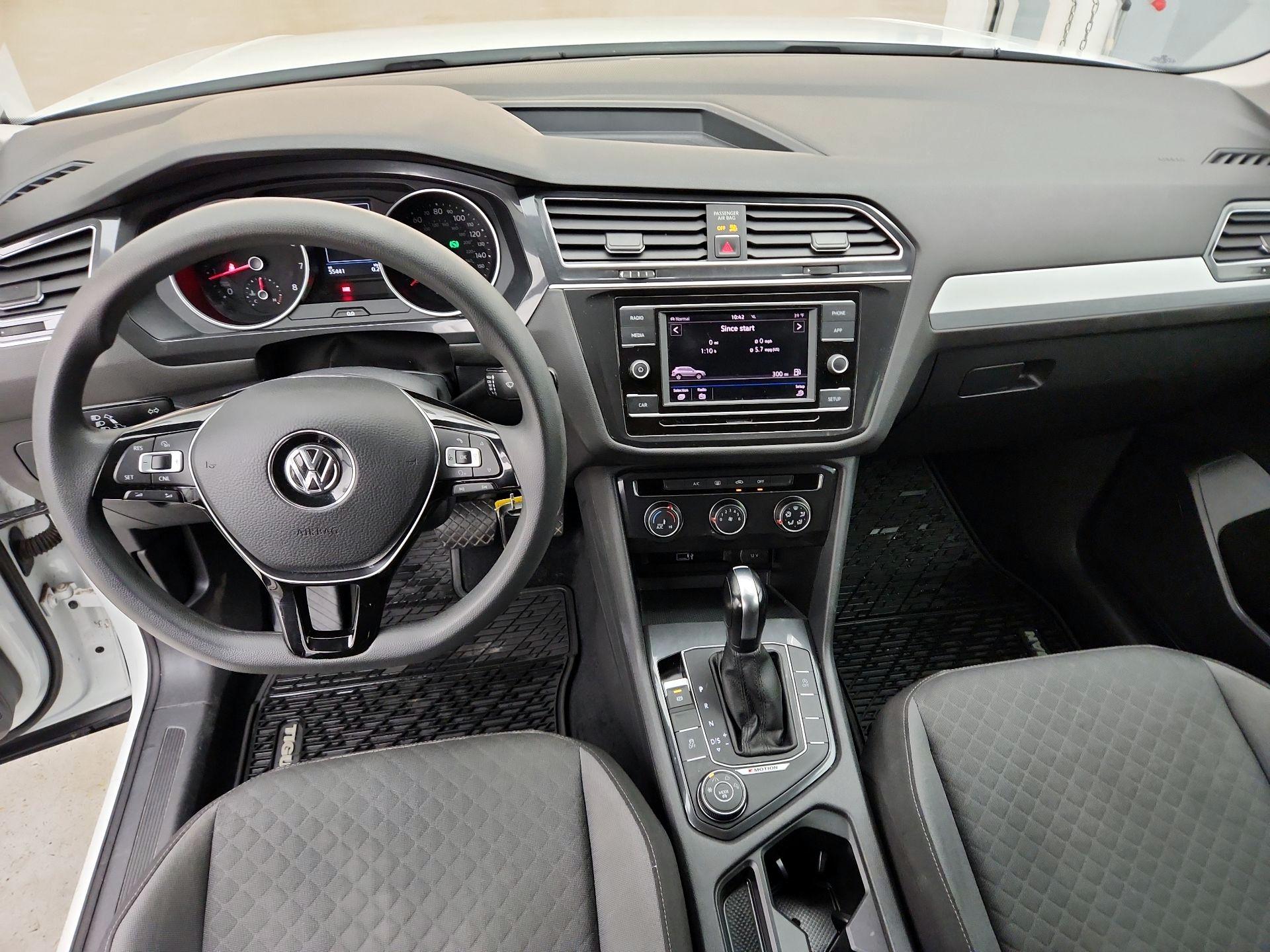 Thumbnail: 2018 Volkswagen Tiguan - 9