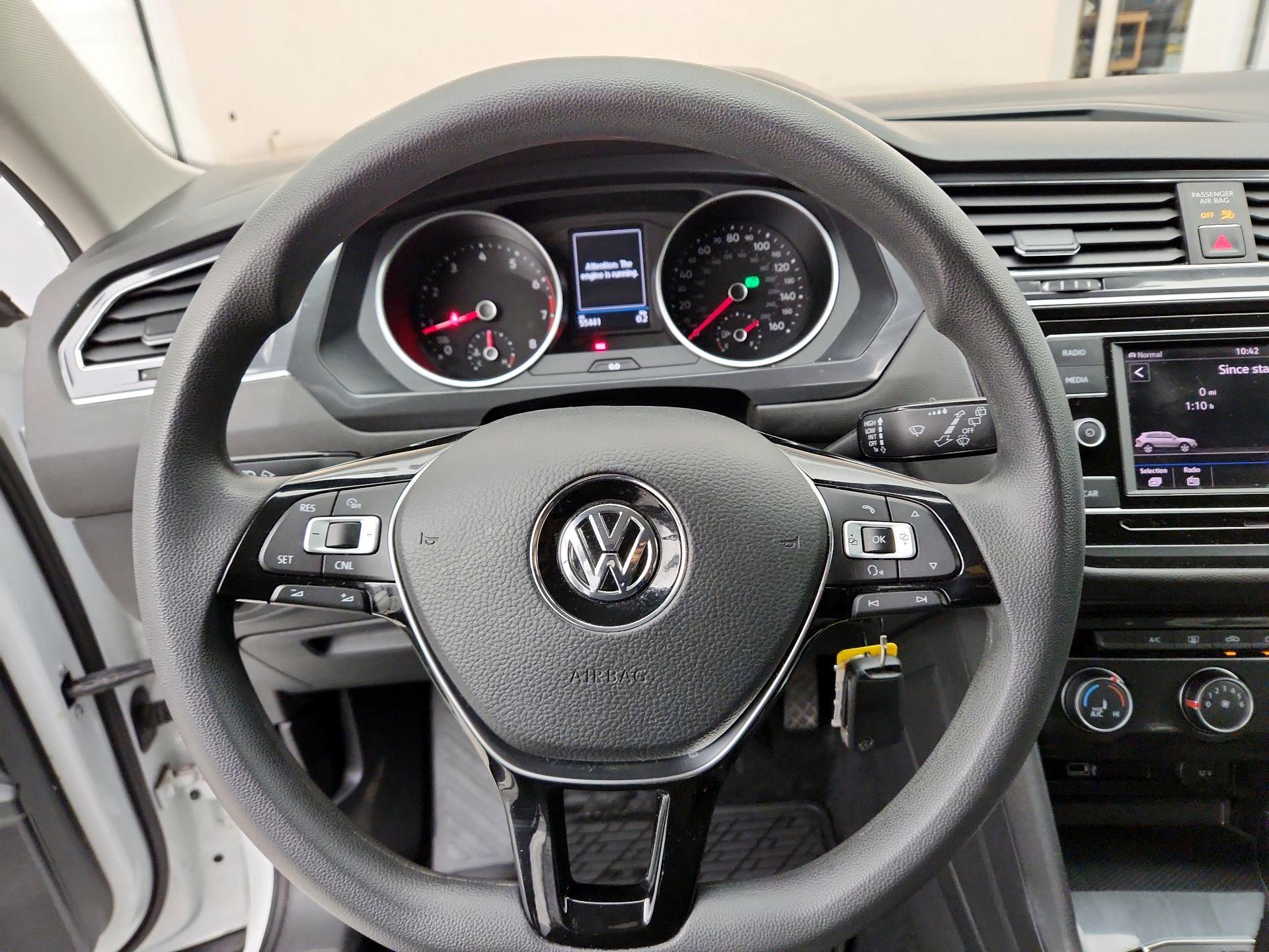 Thumbnail: 2018 Volkswagen Tiguan - 10