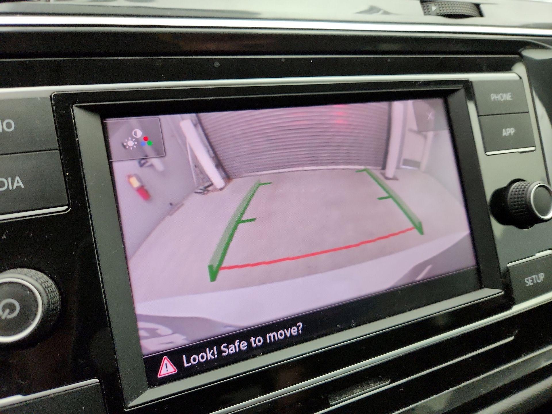 Thumbnail: 2018 Volkswagen Tiguan - 14