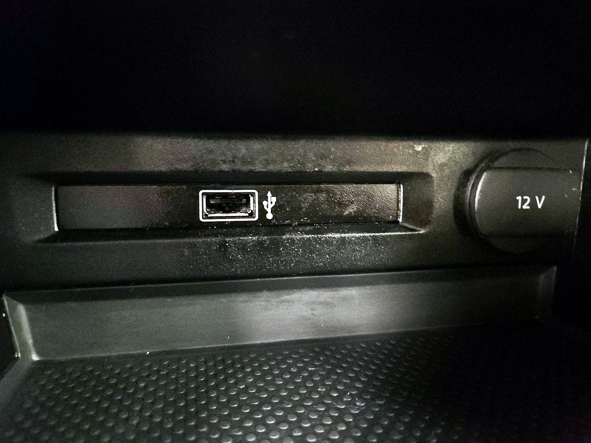 Thumbnail: 2018 Volkswagen Tiguan - 18