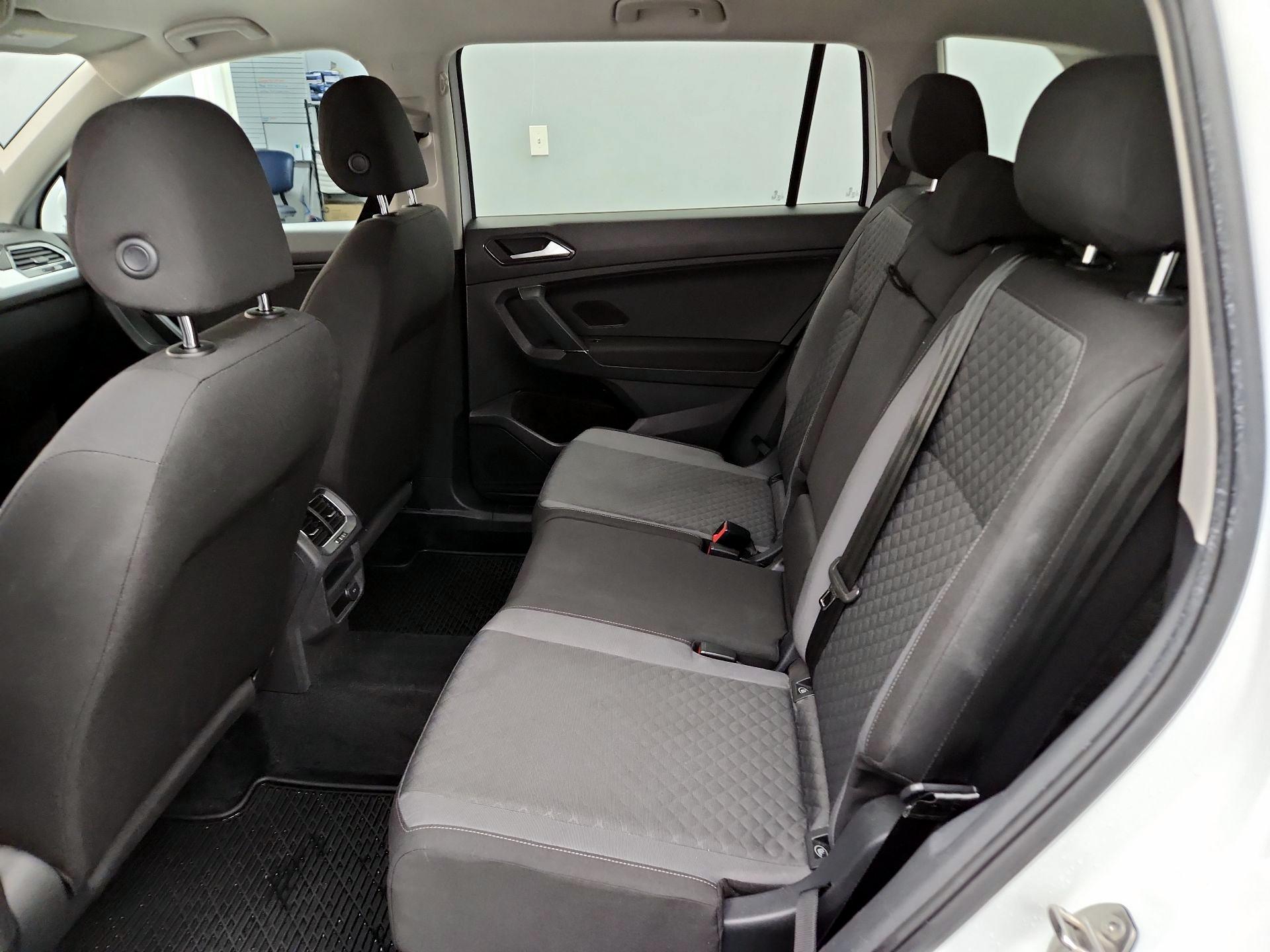 Thumbnail: 2018 Volkswagen Tiguan - 19