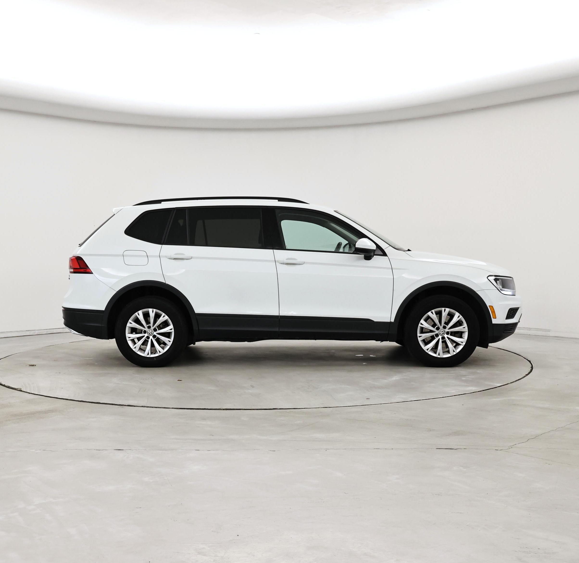 Thumbnail: 2018 Volkswagen Tiguan - 7