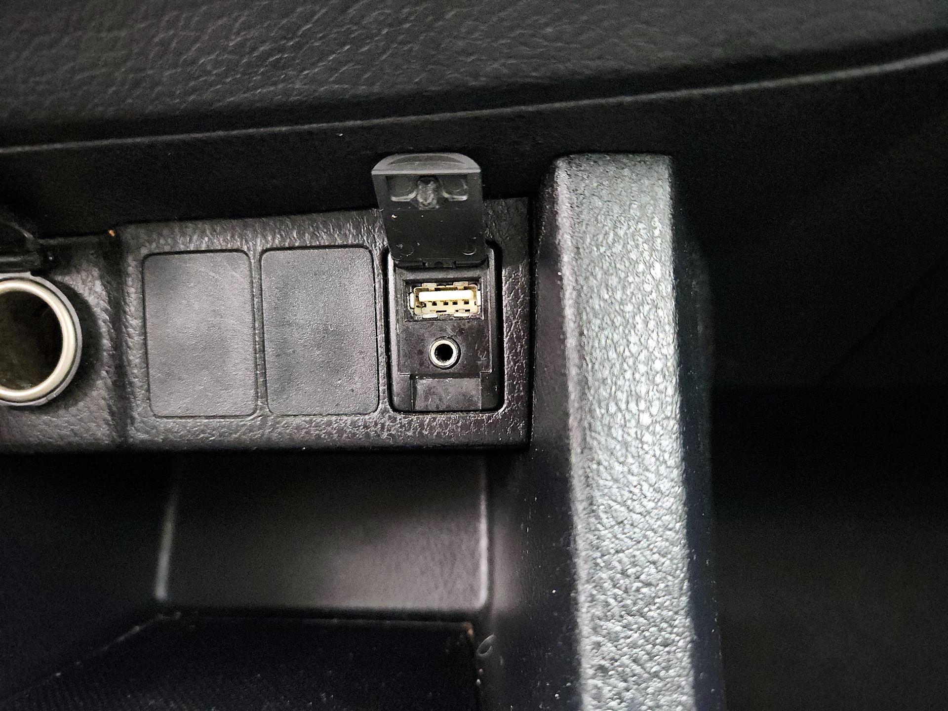 Thumbnail: 2016 Toyota Corolla - 18