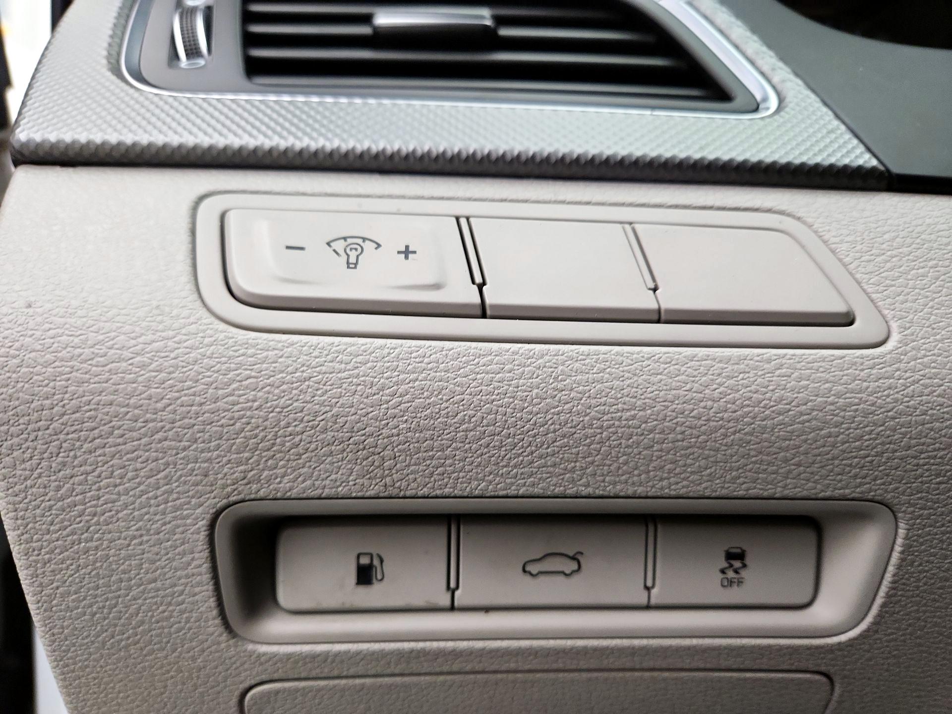 Thumbnail: 2016 Hyundai Sonata - 13